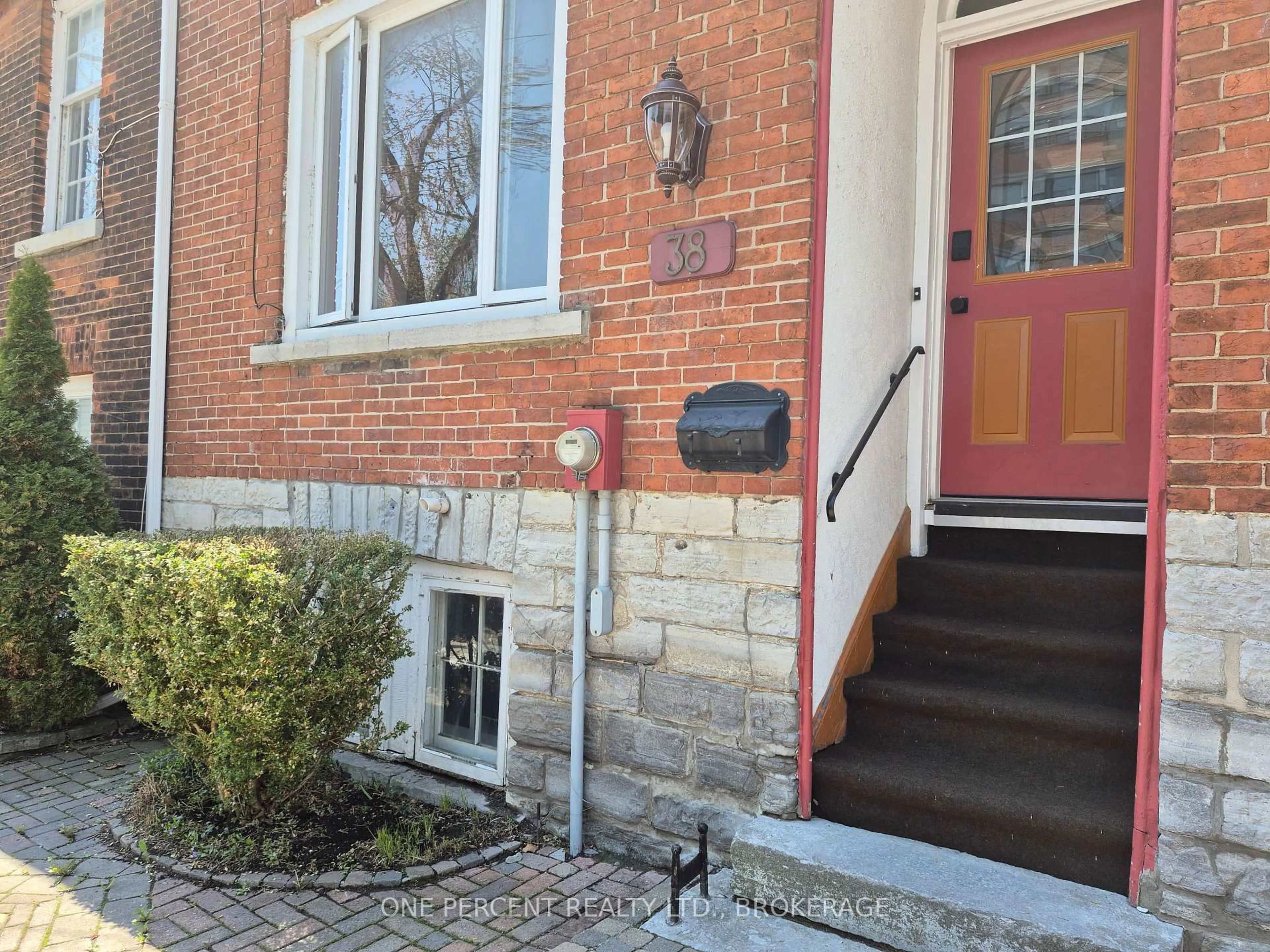 Unknown for 38 Lower Union St, Kingston Ontario K7L 2M9