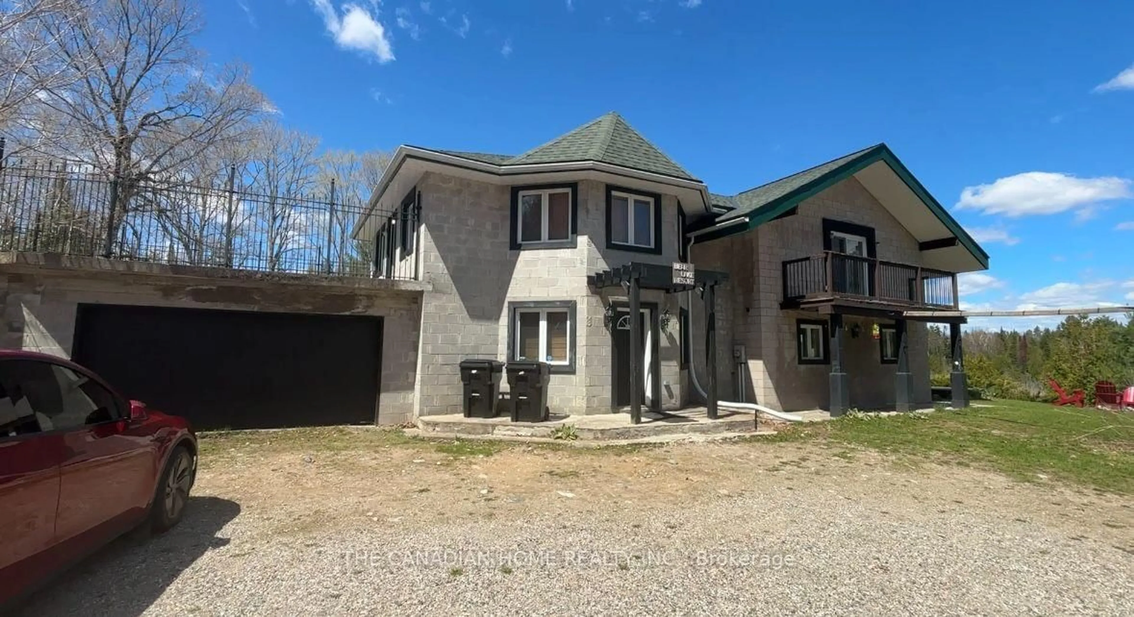 A pic from outside/outdoor area/front of a property/back of a property/a pic from drone, street for 5451 ARDEN Rd, Arden Ontario K0H 1B0