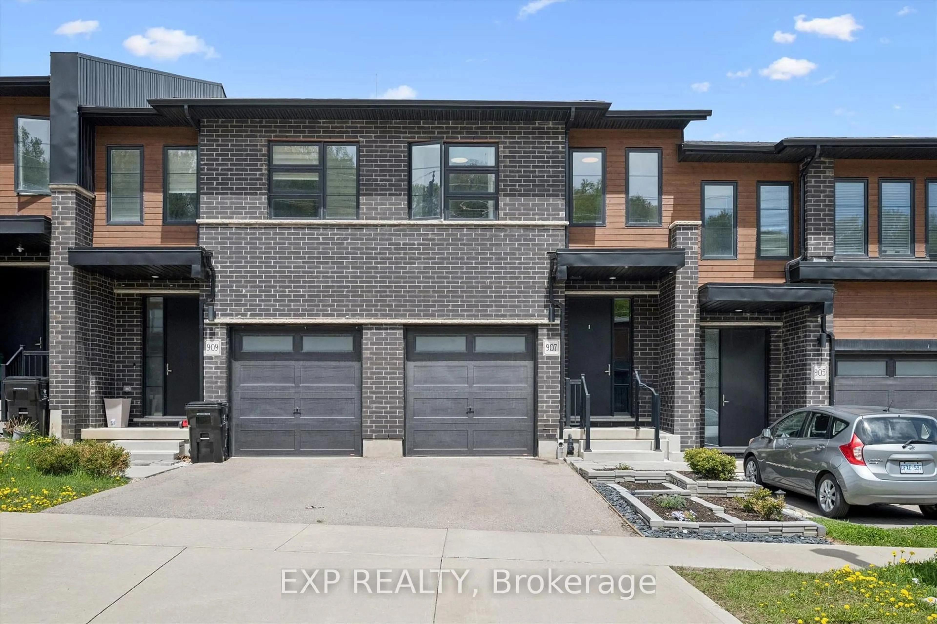 Home with brick exterior material, street for 907 Robert Ferrie Dr, Kitchener Ontario N2R 0P2