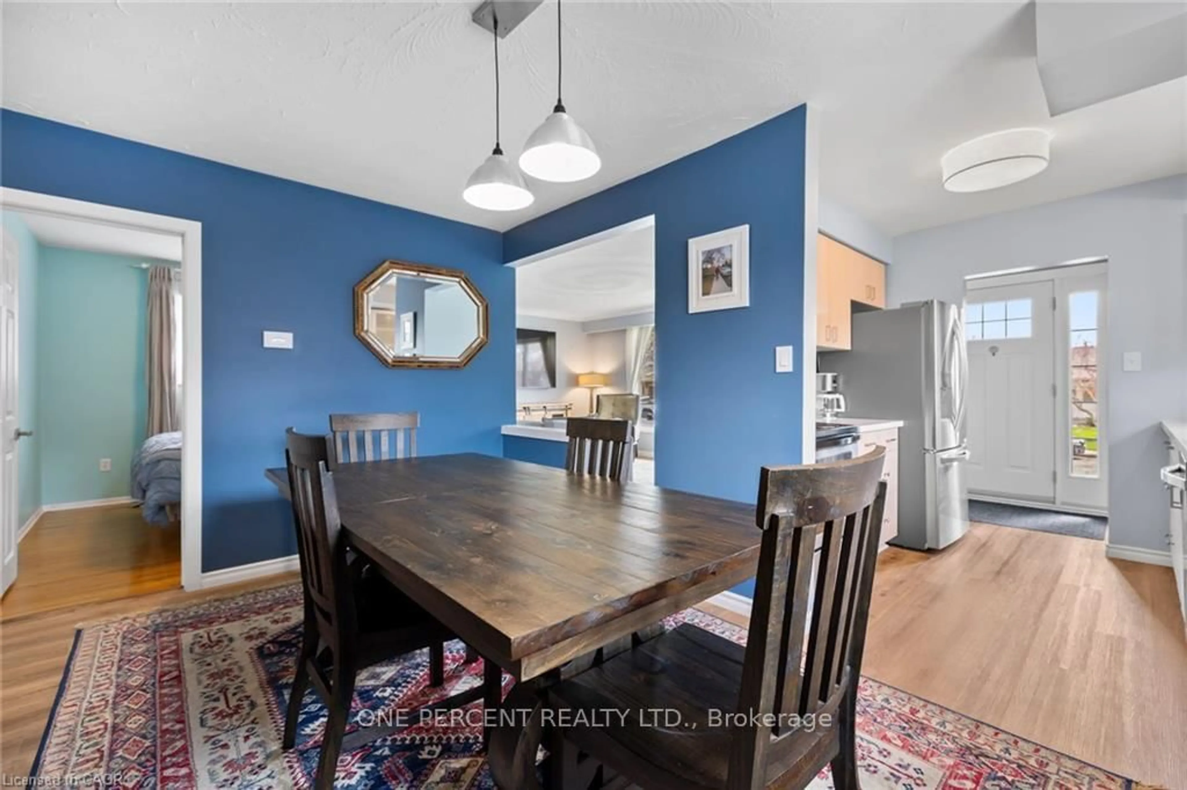 Dining room, wood/laminate floor for 42 Atwater Cres, Hamilton Ontario L9C 2E7