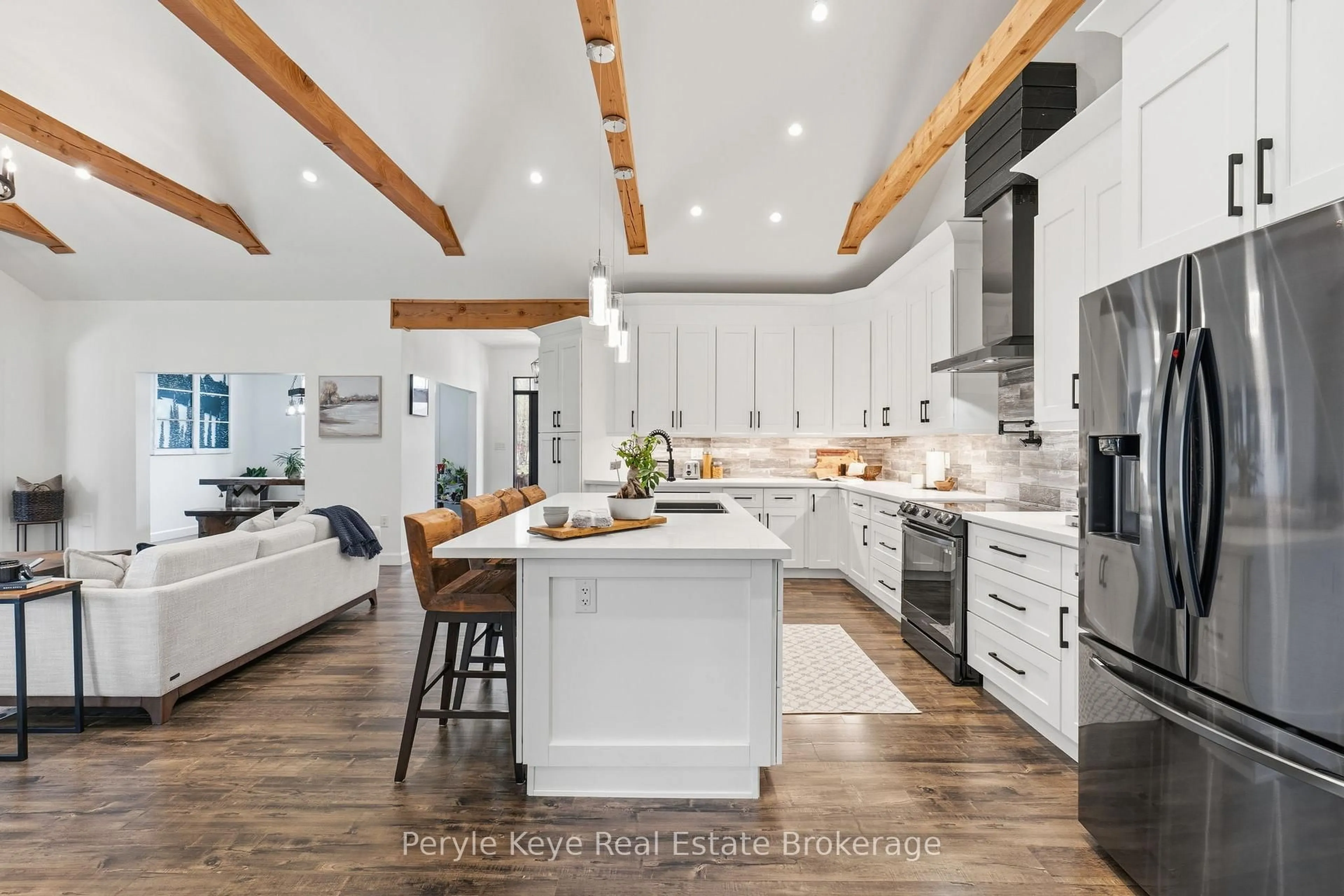 Open concept kitchen, unknown for 1056 Xavier St, Gravenhurst Ontario P0E 1G0
