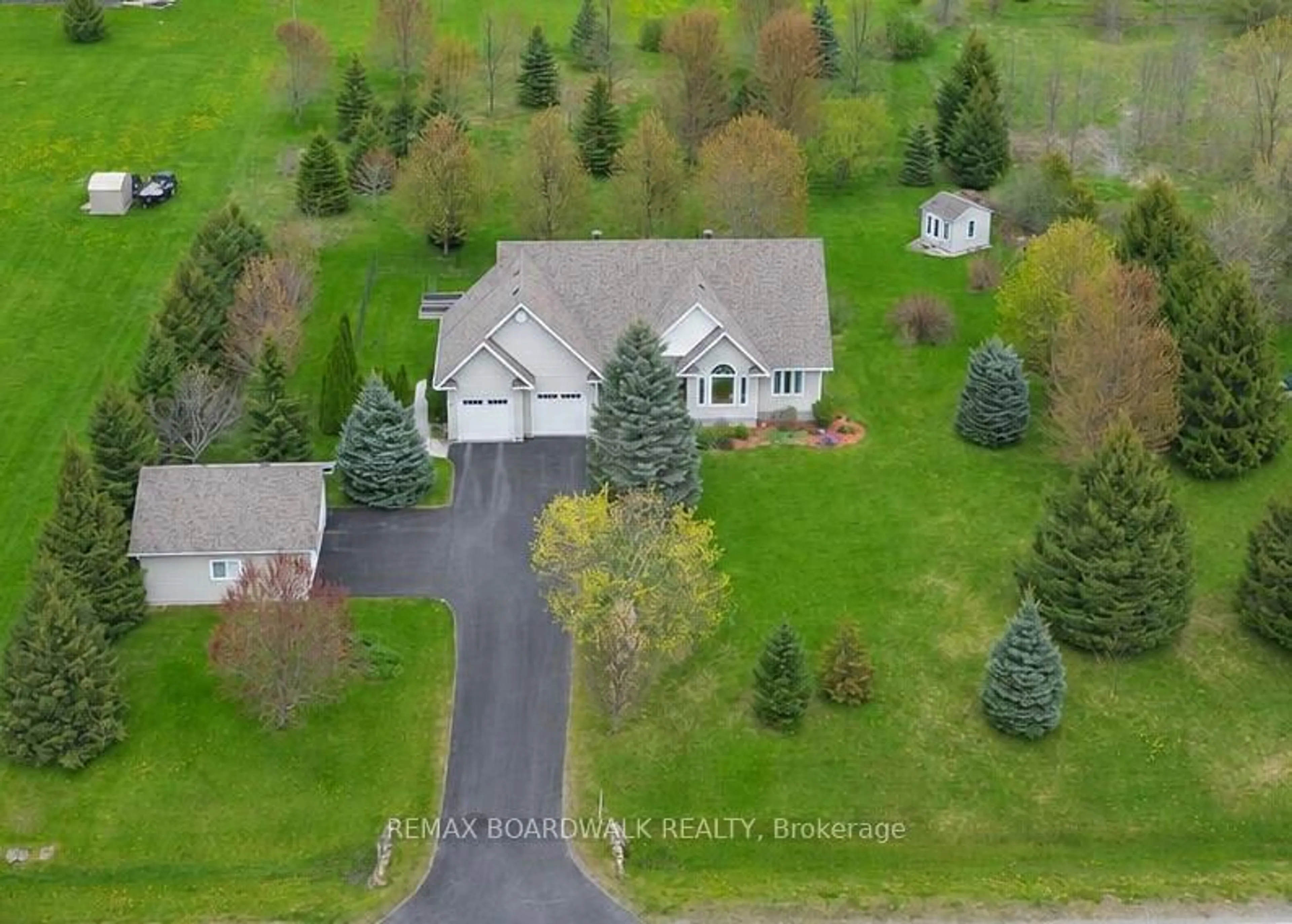 A pic from outside/outdoor area/front of a property/back of a property/a pic from drone, unknown for 127 Macpherson Way, Perth Ontario K7H 3C9