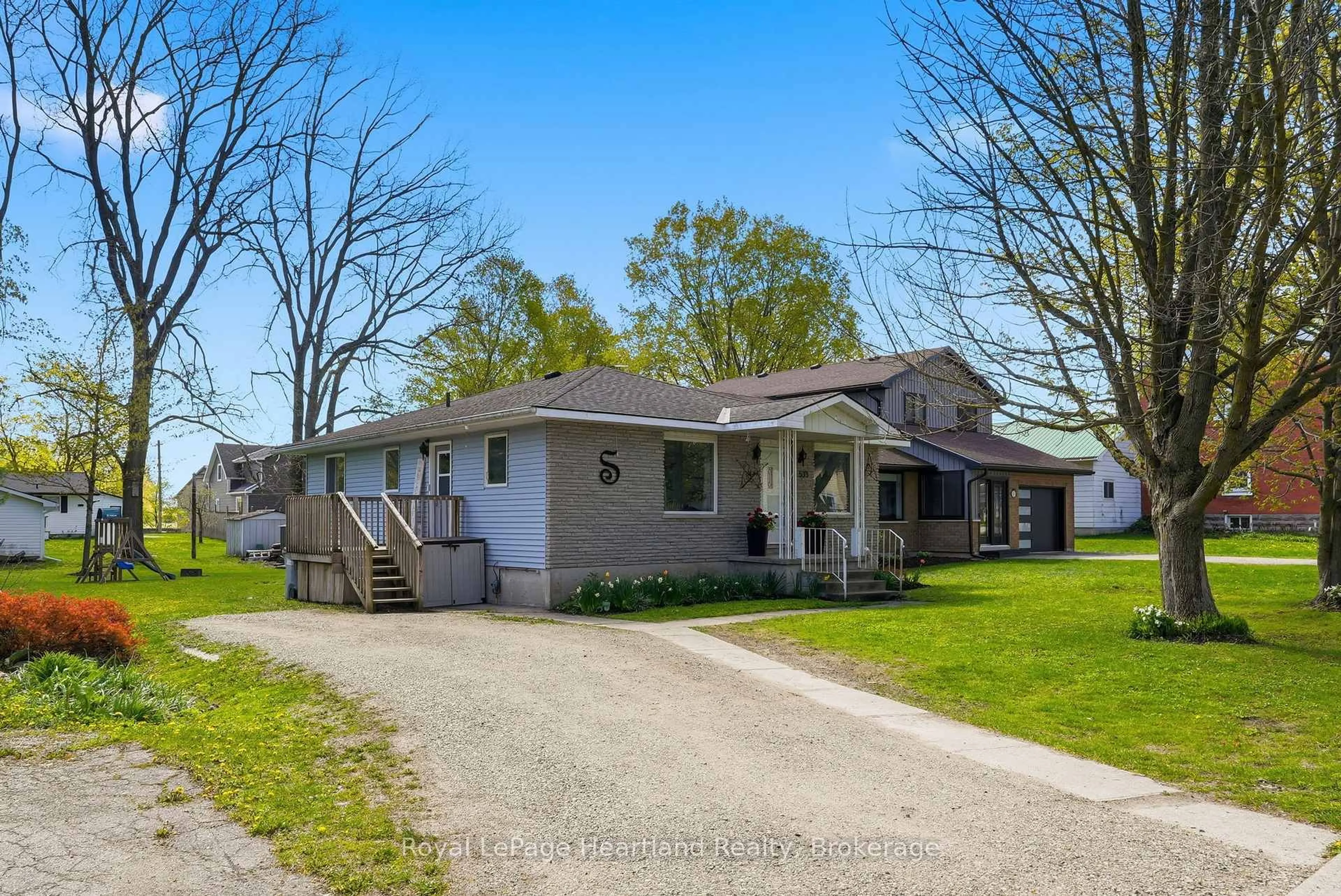 Unknown for 533 Ainley St, Huron East Ontario N0G 1H0