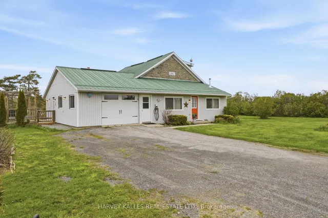 8 School House Rd, Prince Edward County 2
