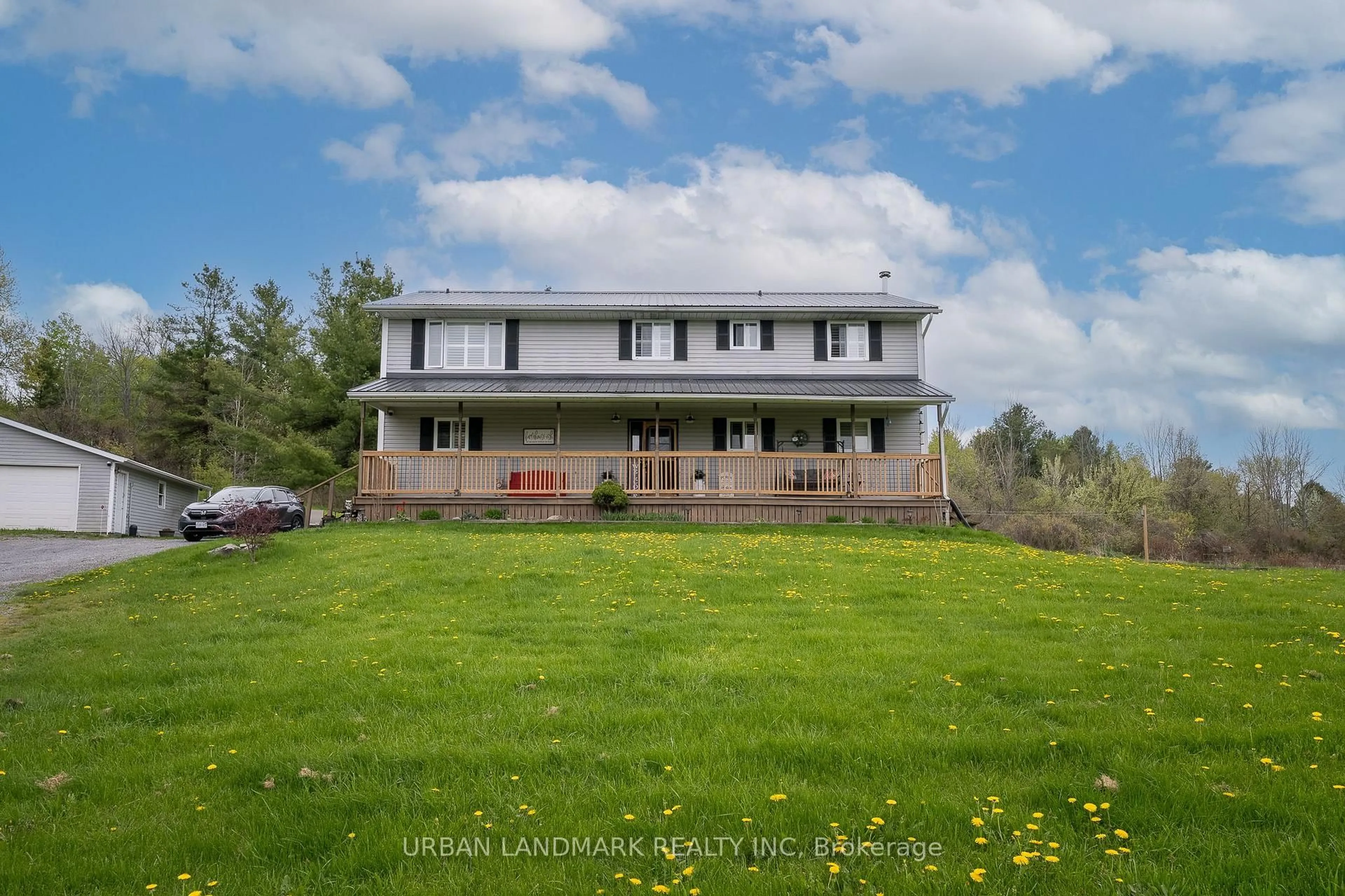 A pic from outside/outdoor area/front of a property/back of a property/a pic from drone, building for 80 RUSH Rd, Brighton Ontario K0K 1H0
