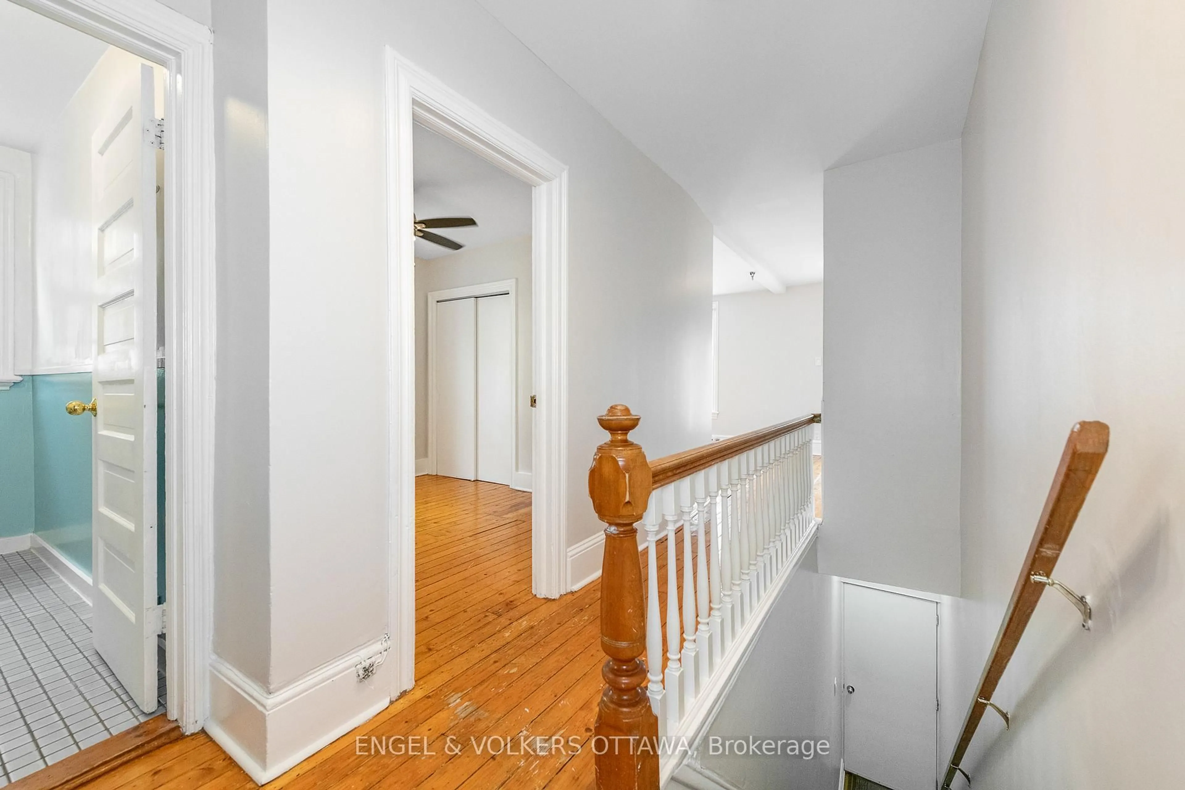 Unknown for 230 Percy St, Ottawa Ontario K1R 6G3