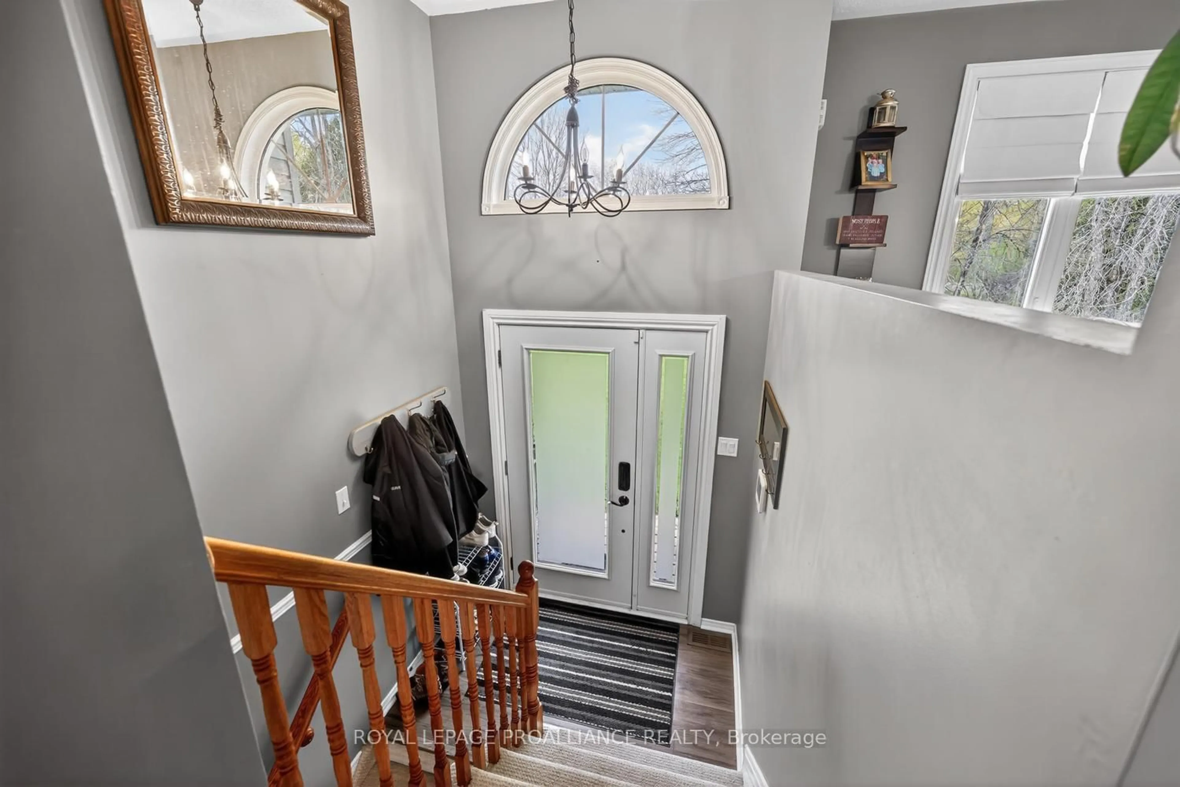 Indoor entryway for 329 County Road 29 Rd, Elizabethtown-Kitley Ontario K0E 1Y0