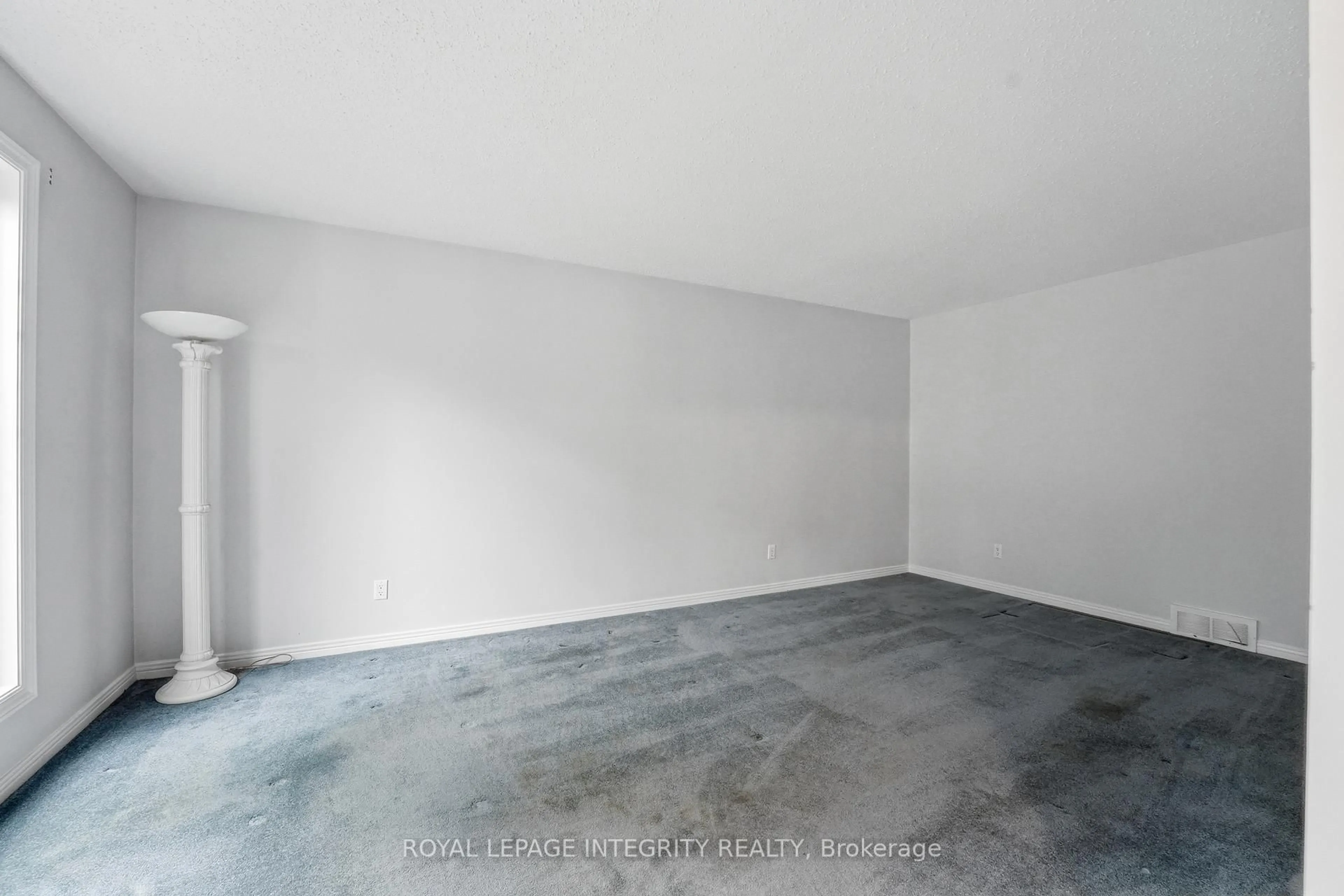 A pic of a room for 2133 Lenester Ave, Ottawa Ontario K2A 4A9