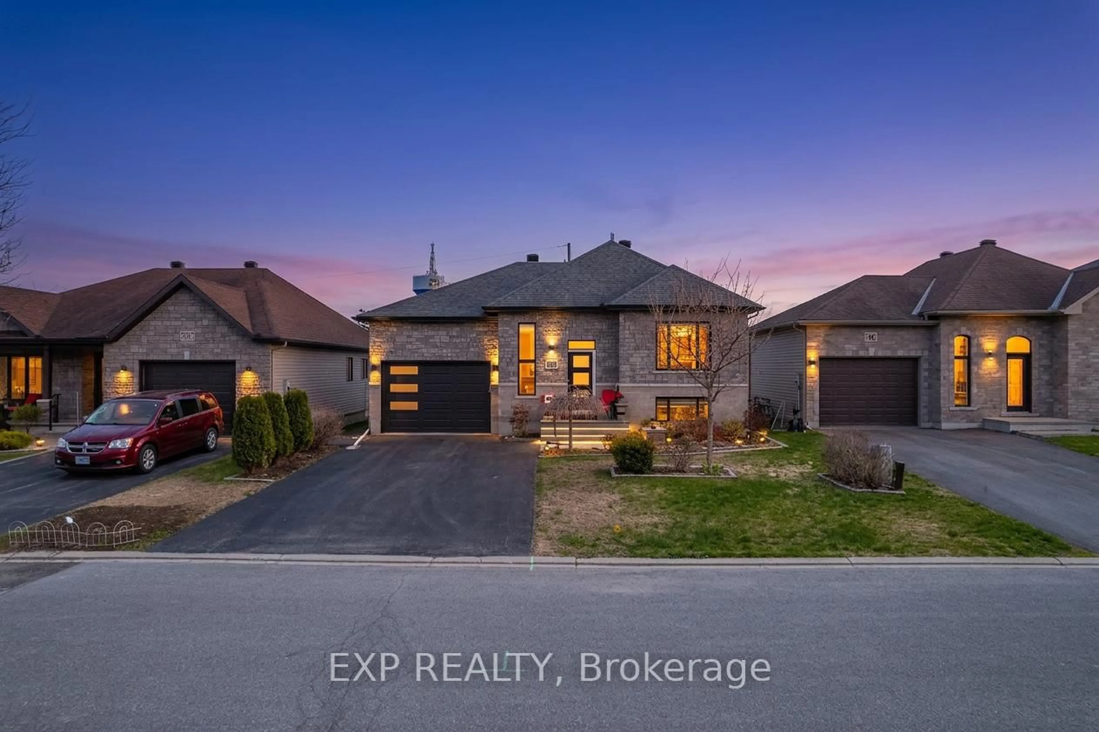 A pic from outside/outdoor area/front of a property/back of a property/a pic from drone, street for 511 Francois St, Alfred and Plantagenet Ontario K0A 3K0