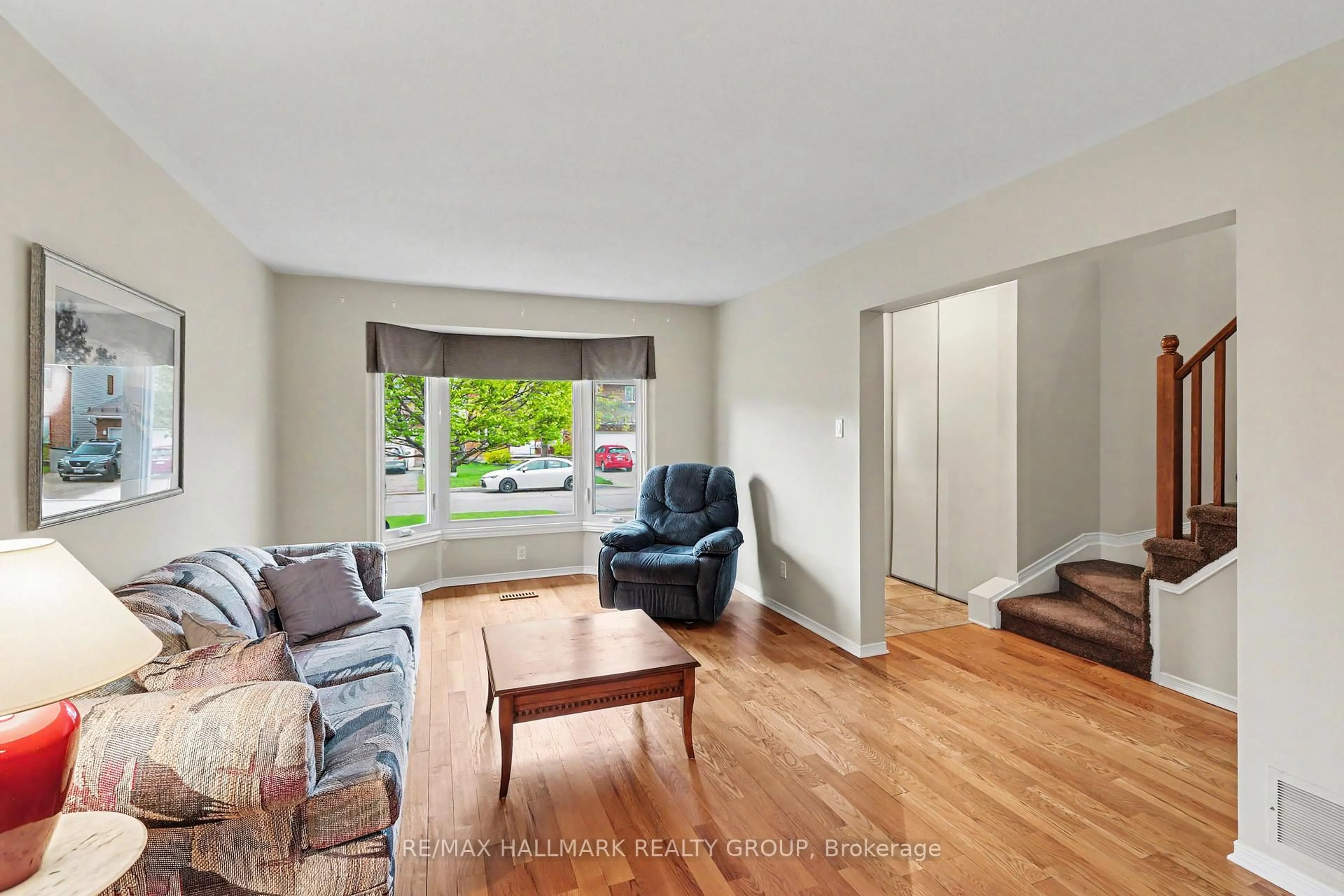 Living room with furniture, unknown for 712 Morewood Cres, Ottawa Ontario K4A 2P8