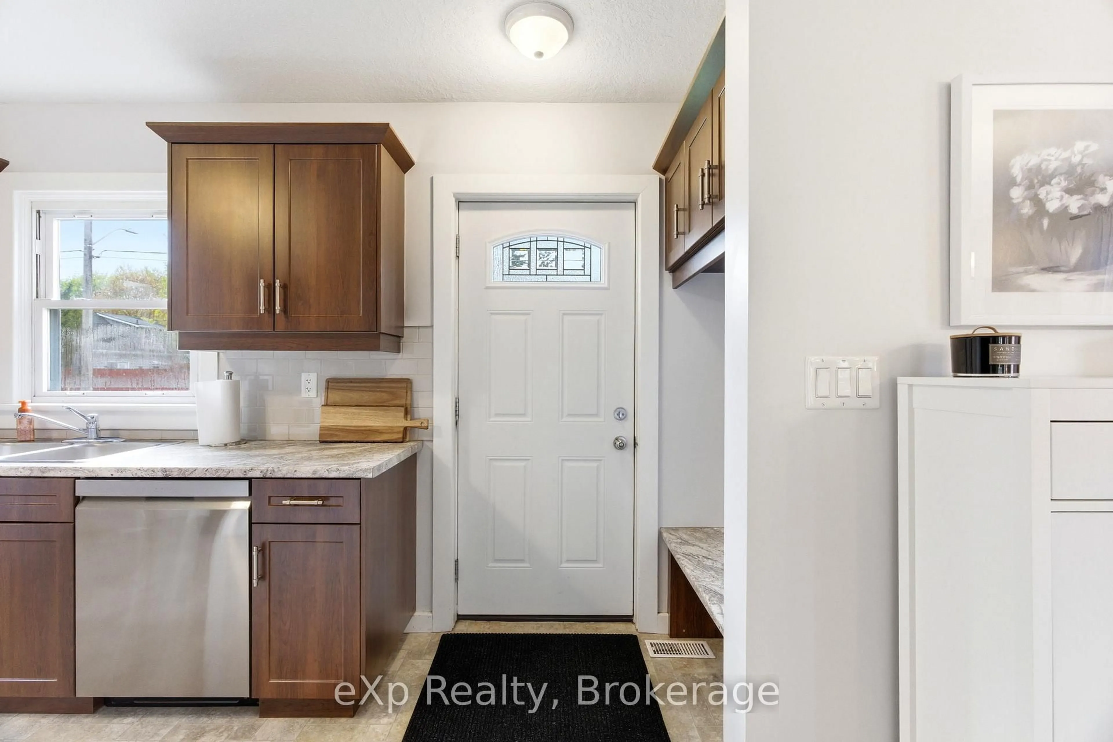 Standard kitchen, unknown for 52 Avondale Ave, Stratford Ontario N5A 6M4
