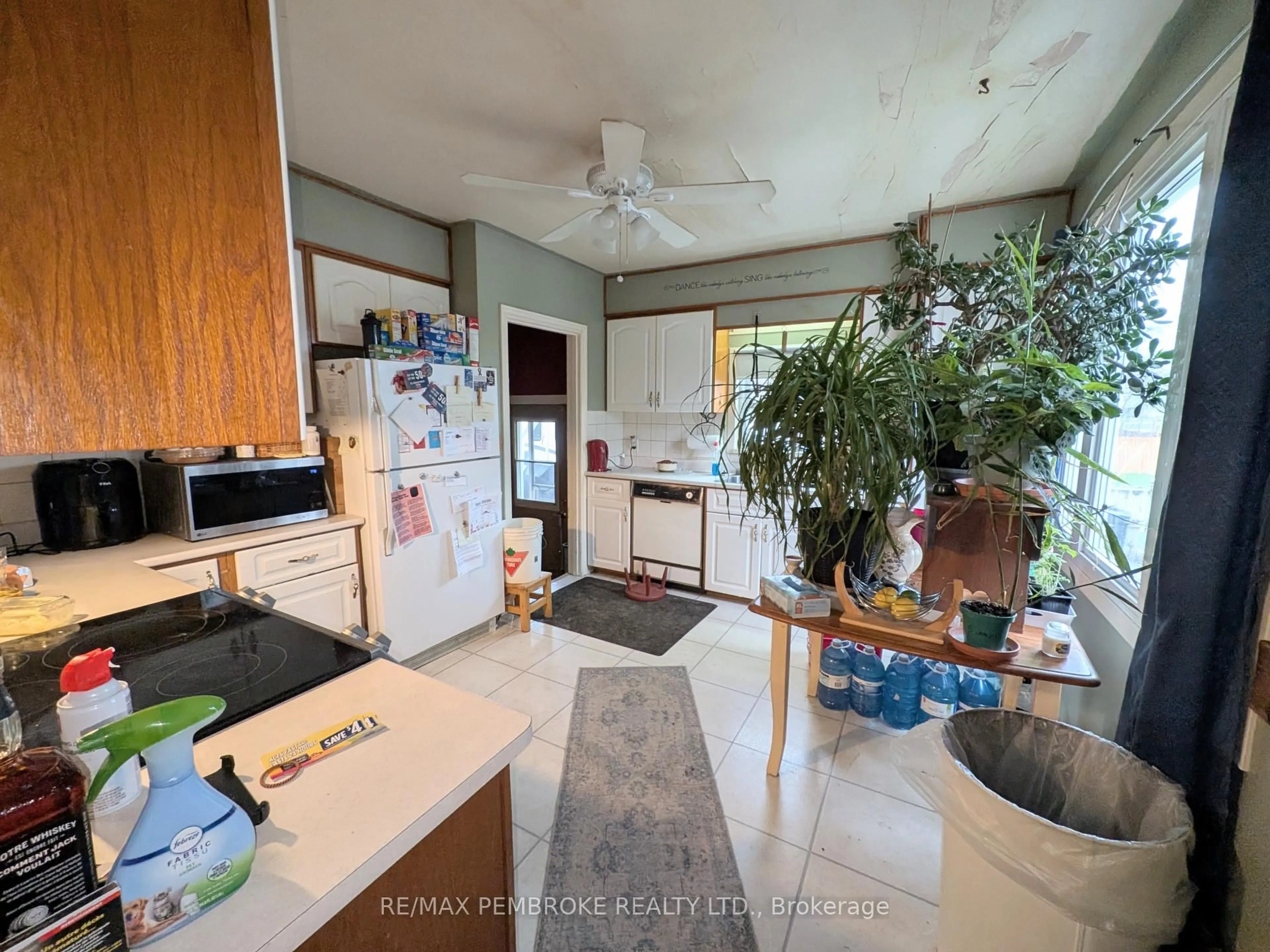 Open concept kitchen, unknown for 12 Doran Rd, Petawawa Ontario K8H 1P5