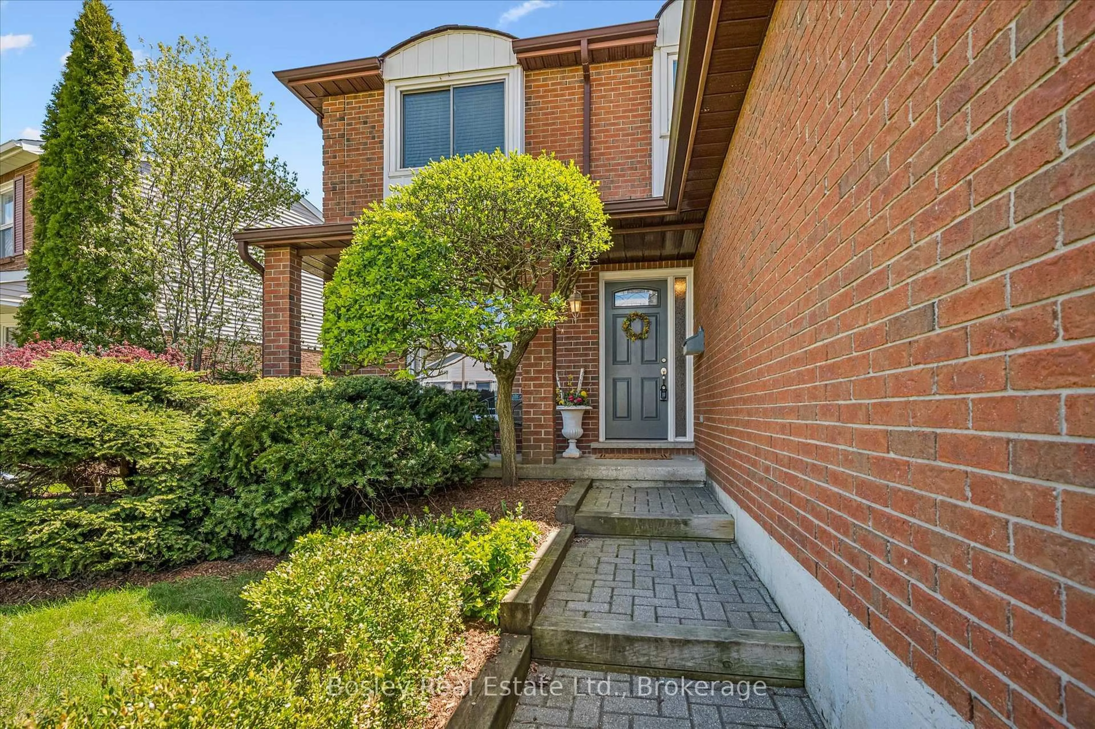 Home with brick exterior material, street for 176 Westvale Dr, Waterloo Ontario N2T 1C2