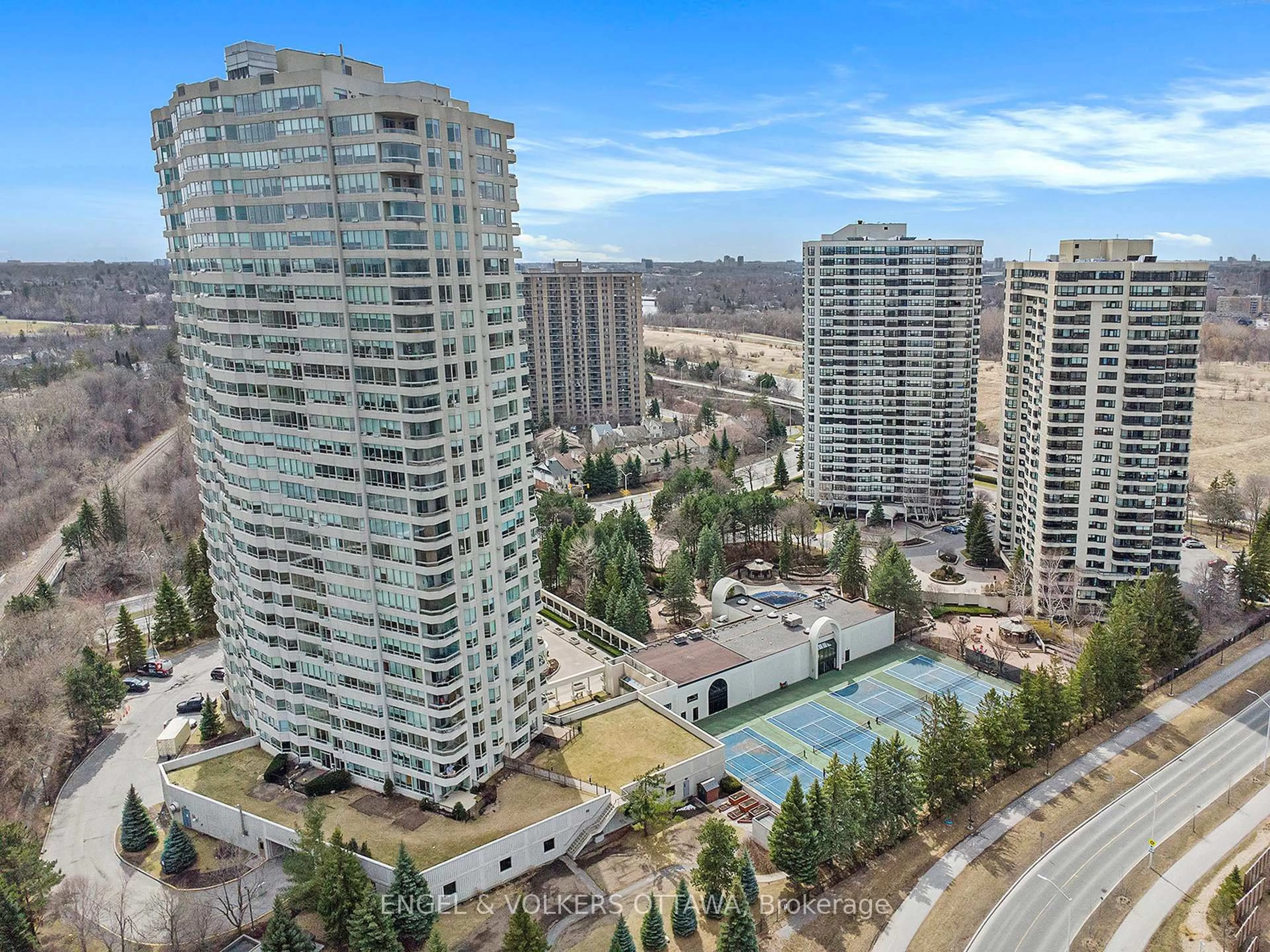 A pic from outside/outdoor area/front of a property/back of a property/a pic from drone, city buildings view from balcony for 1480 Riverside Dr #802, Ottawa Ontario K1G 5H2