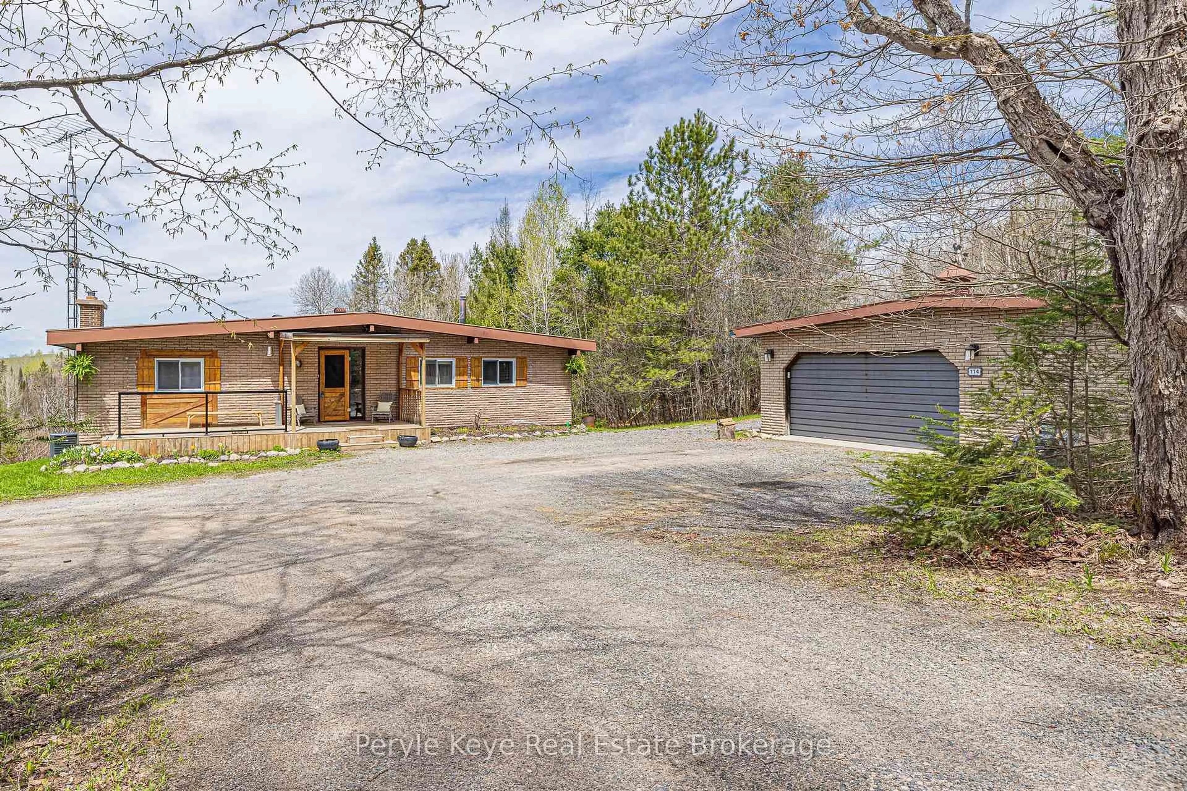 A pic from outside/outdoor area/front of a property/back of a property/a pic from drone, unknown for 114 Robbs Rock Rd, Armour Ontario P0A 1C0