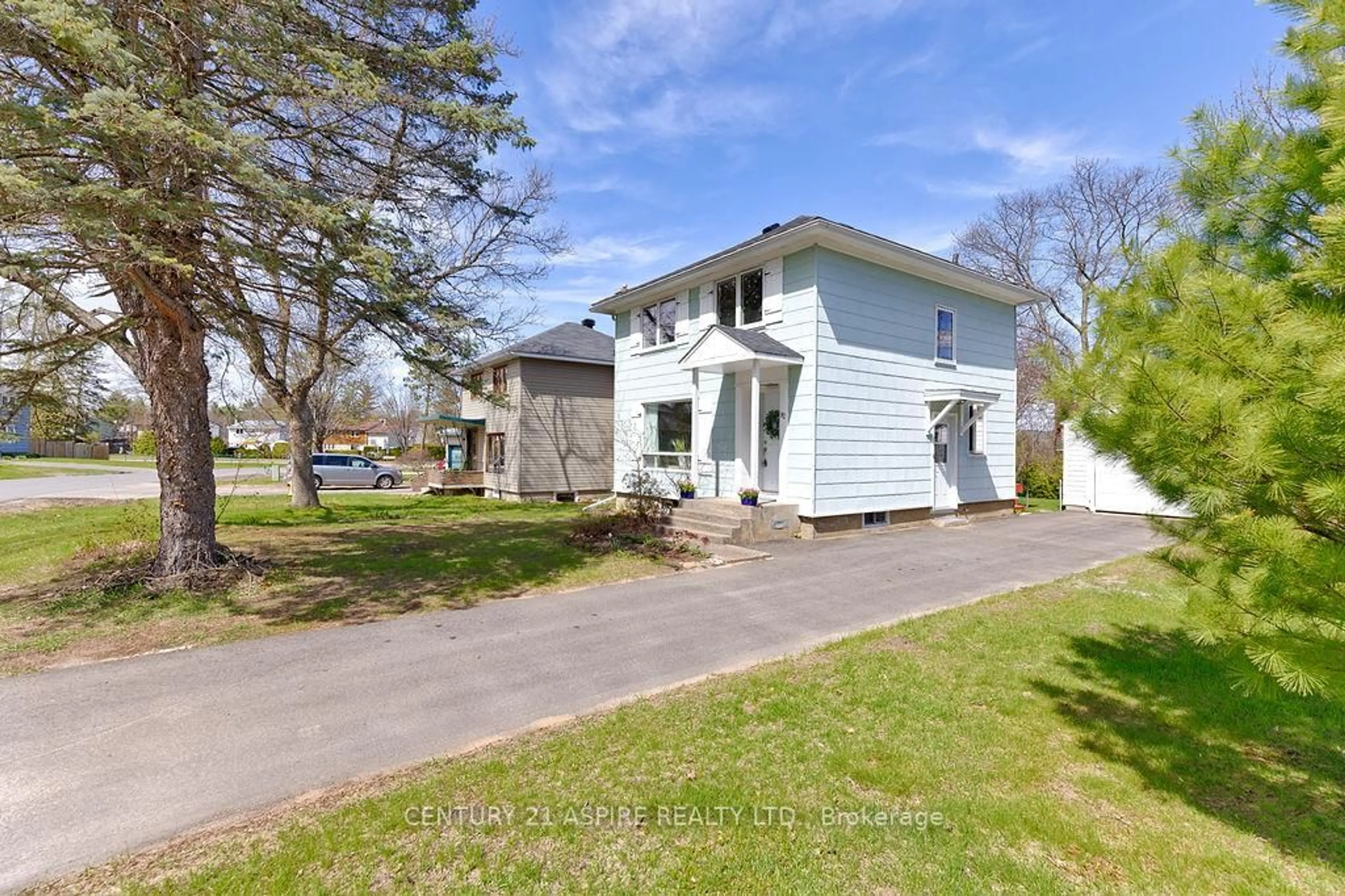 A pic from outside/outdoor area/front of a property/back of a property/a pic from drone, street for 82 Rutherford Ave, Deep River Ontario K0J 1P0