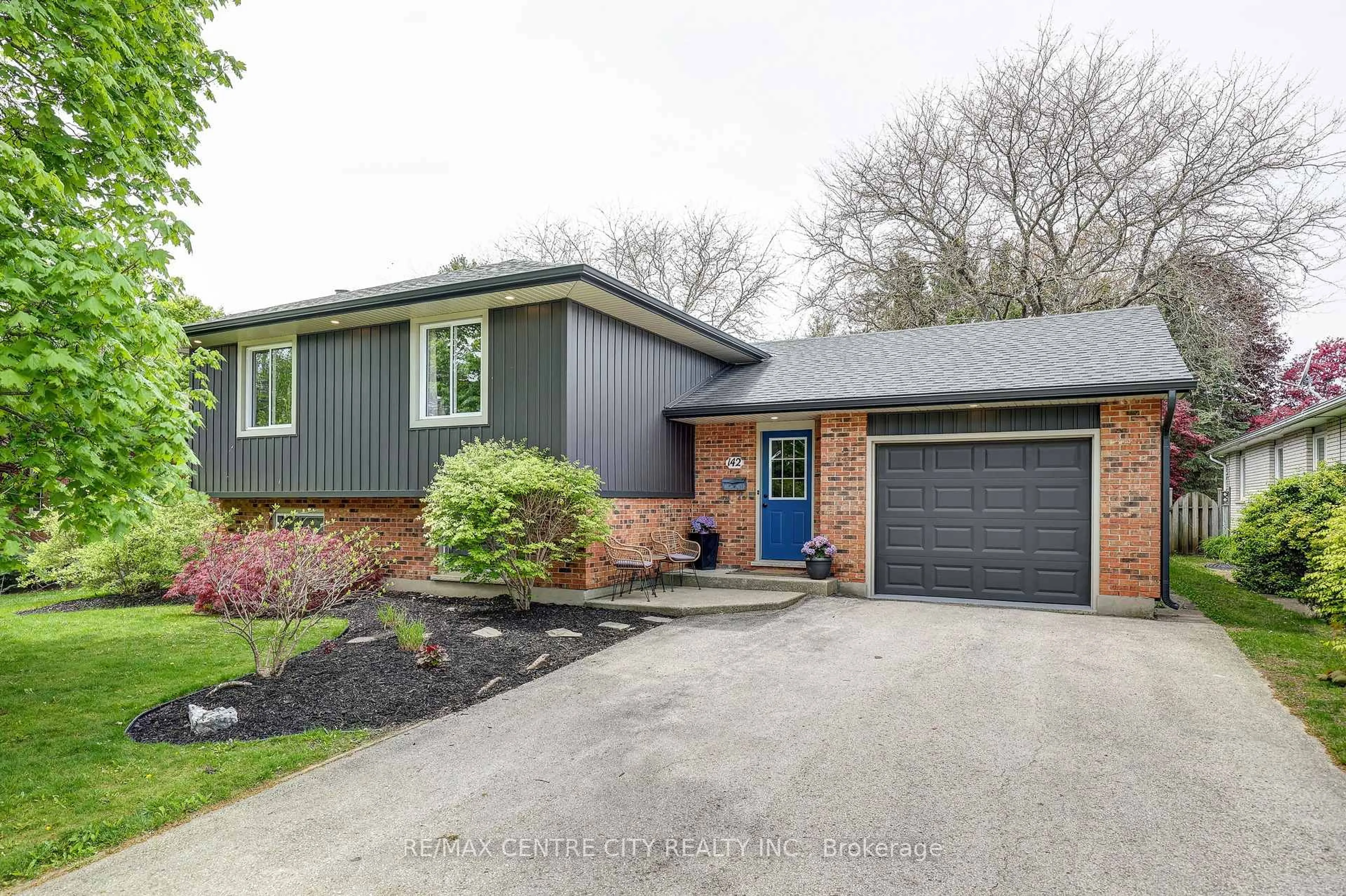 Home with brick exterior material, street for 142 Dufferin St, Aylmer Ontario N5H 3B2