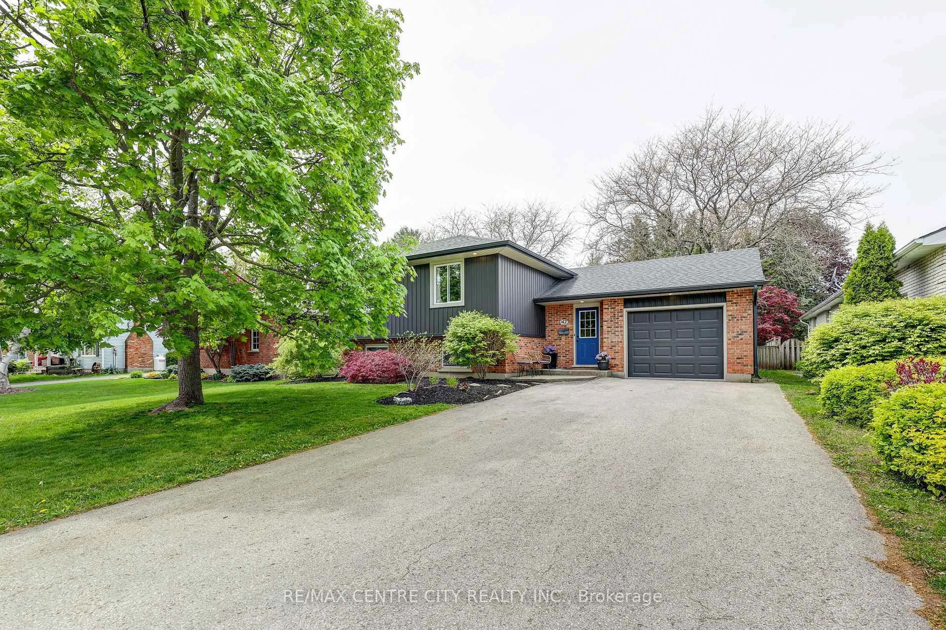 Home with brick exterior material, street for 142 Dufferin St, Aylmer Ontario N5H 3B2