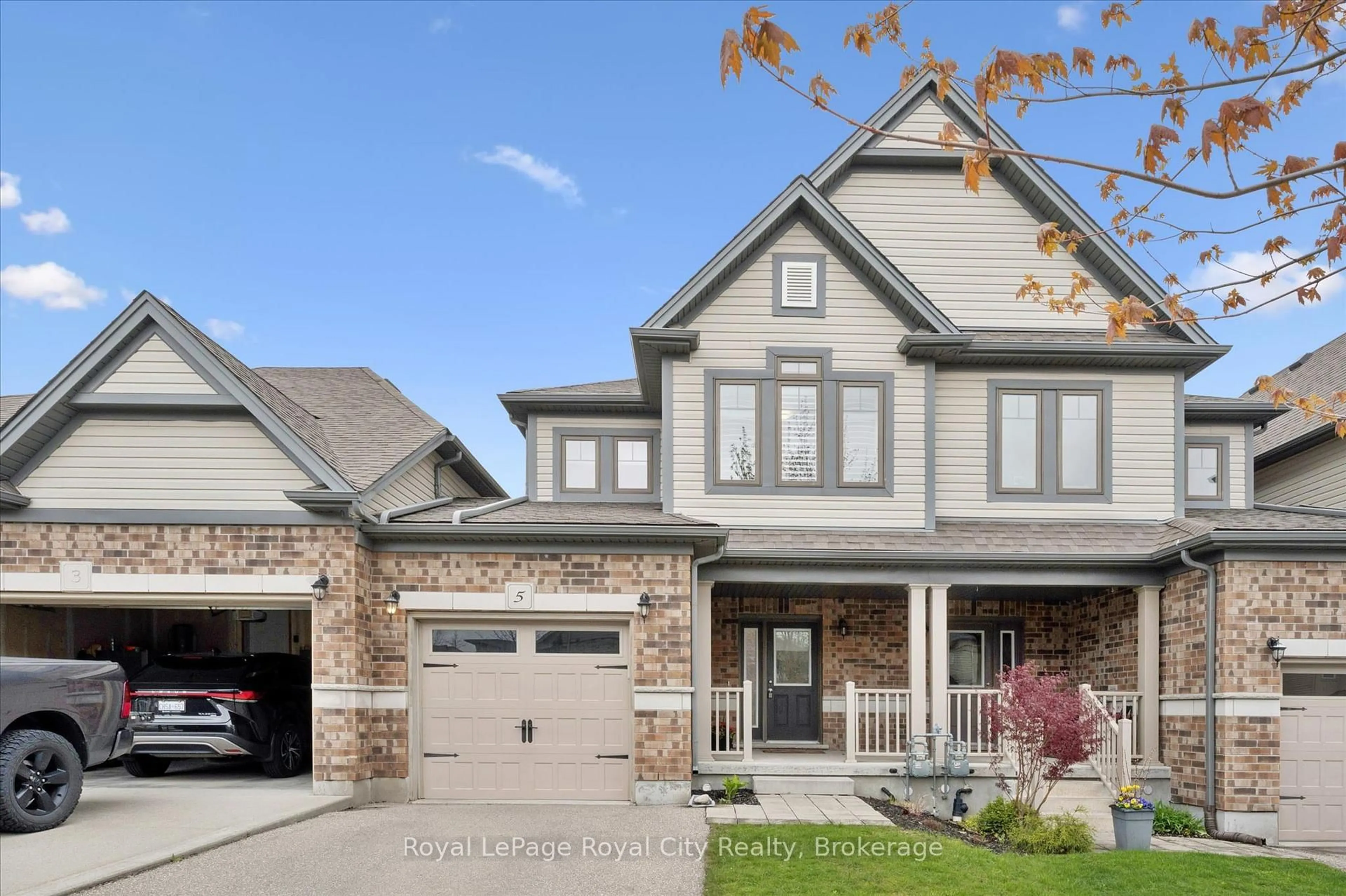 Home with brick exterior material, street for 5 Sandybay Ave, Kitchener Ontario N2A 0H7
