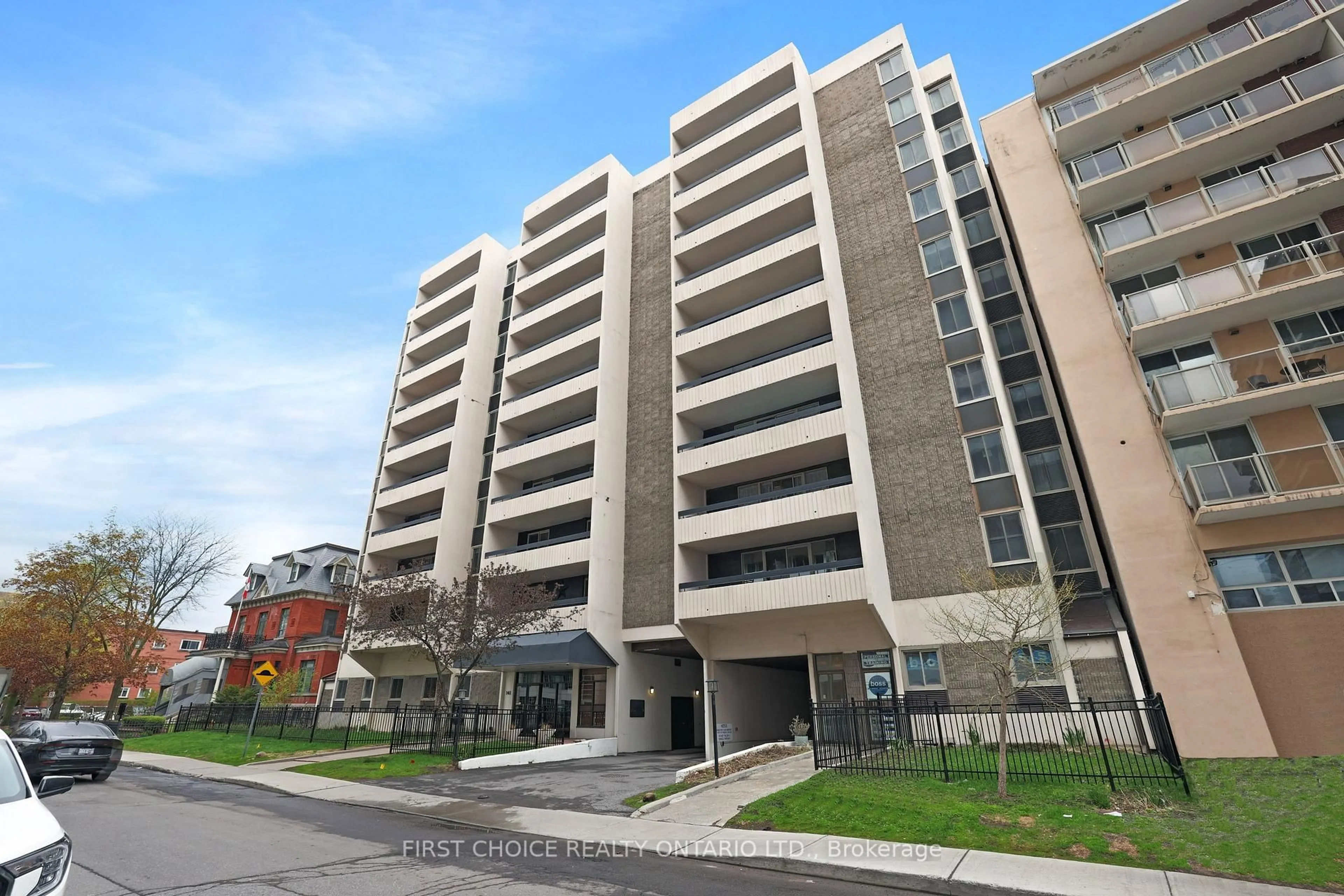 Unknown for 141 Somerset St #703, Ottawa Ontario K2P 2H1