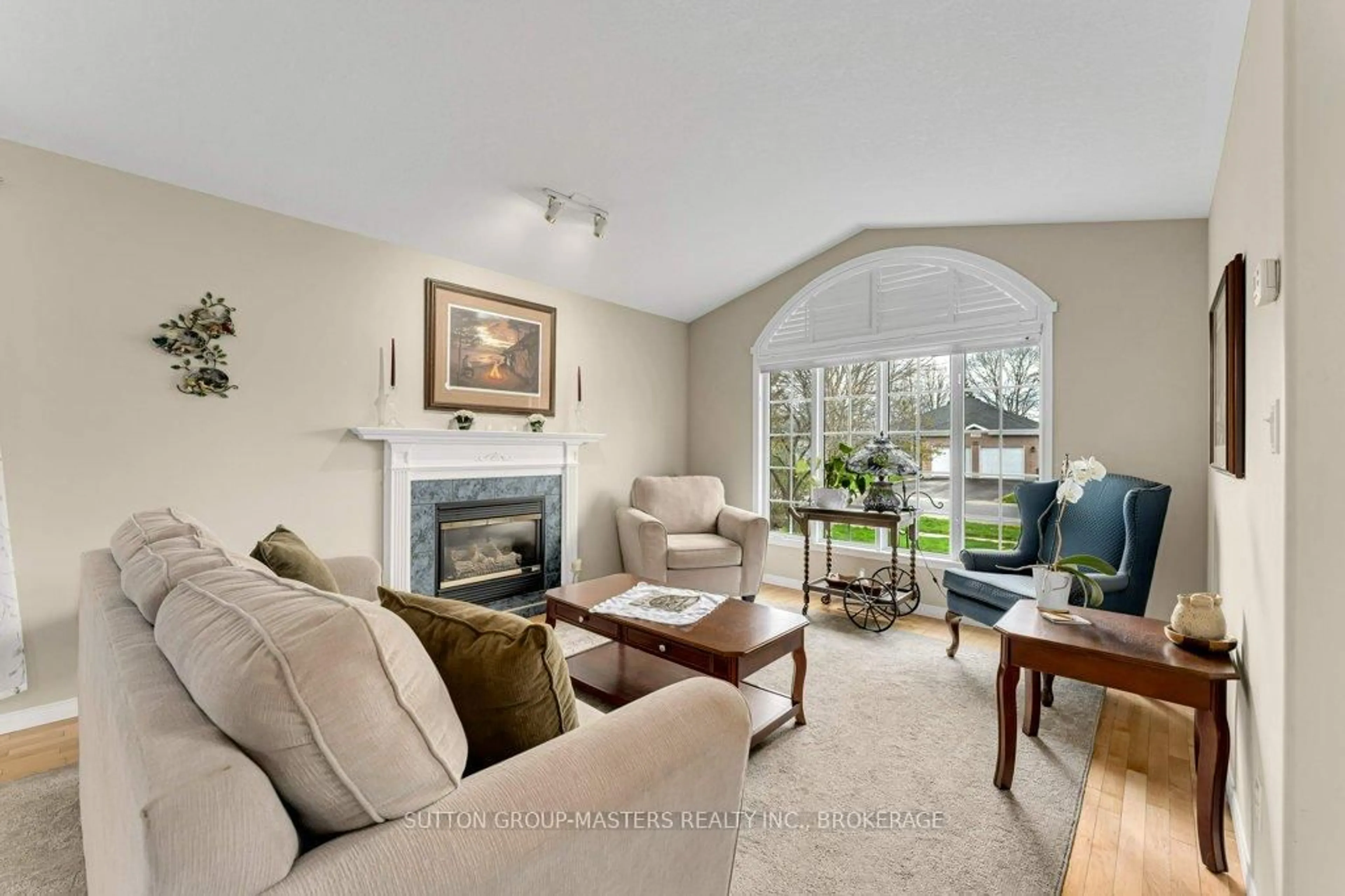 Living room with furniture, unknown for 530 Sackville Cres, Kingston Ontario K7M 8W3
