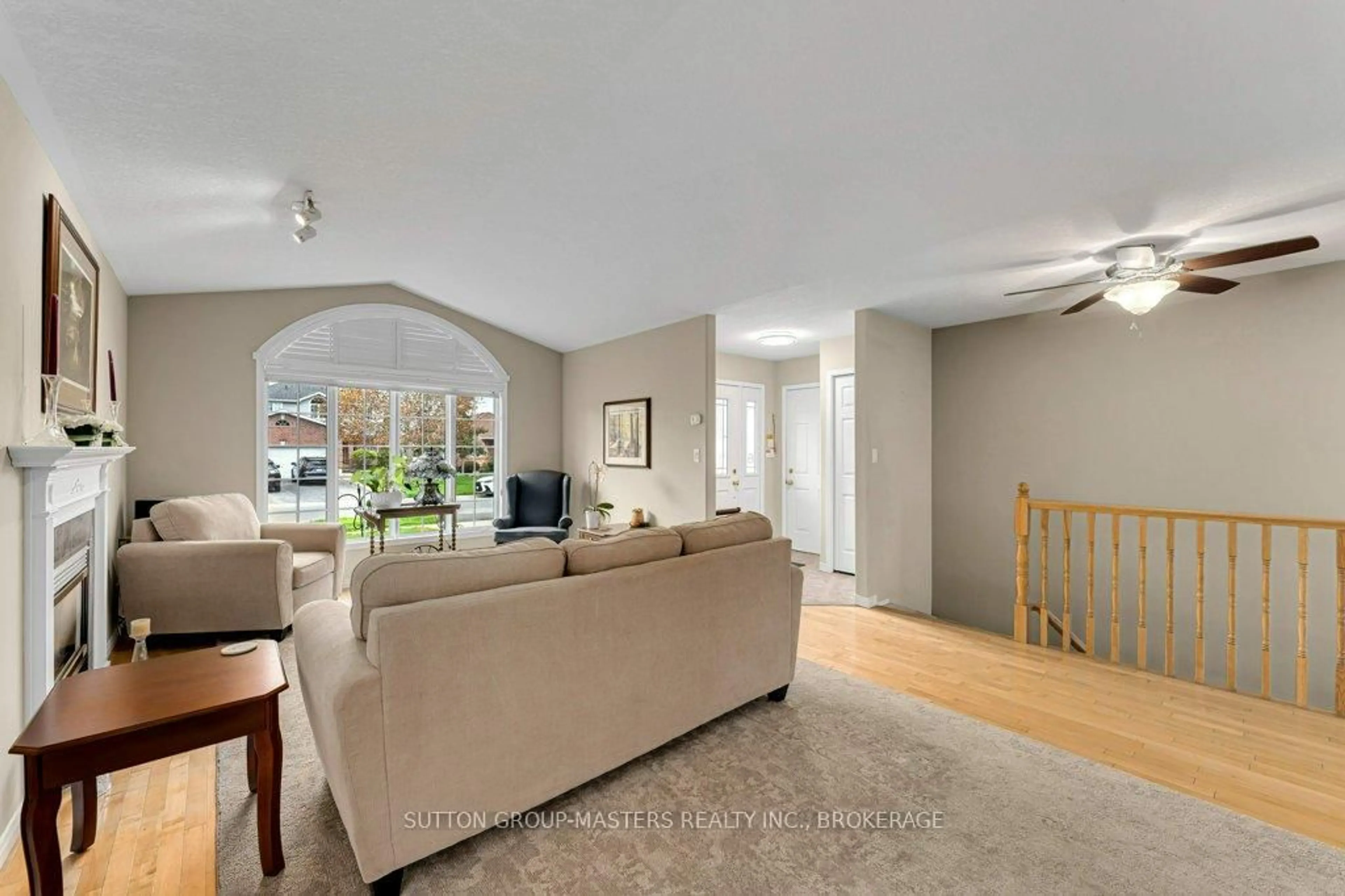 Living room with furniture, unknown for 530 Sackville Cres, Kingston Ontario K7M 8W3