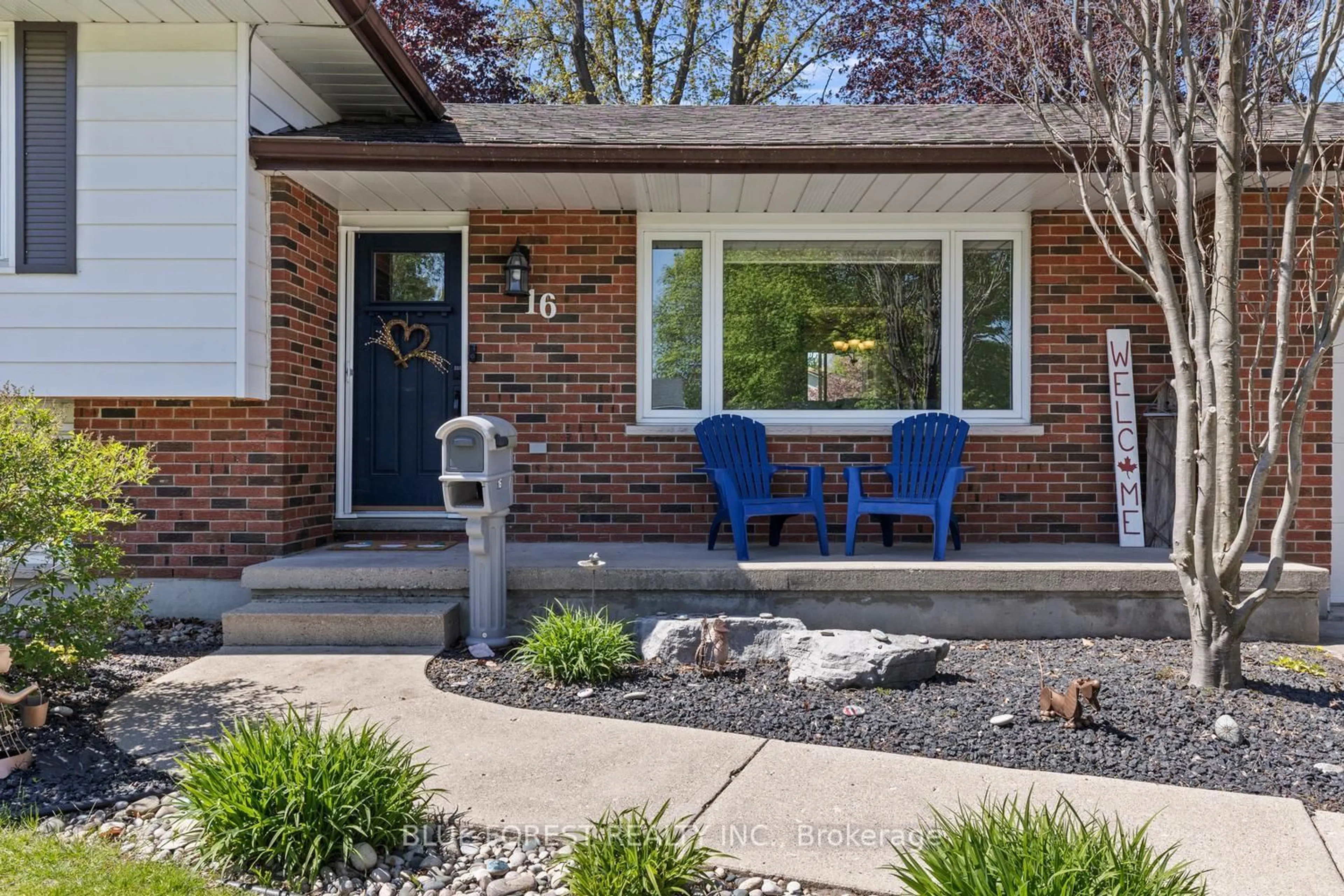 Home with brick exterior material, street for 16 Dell Dr, Strathroy-Caradoc Ontario N7G 3N5