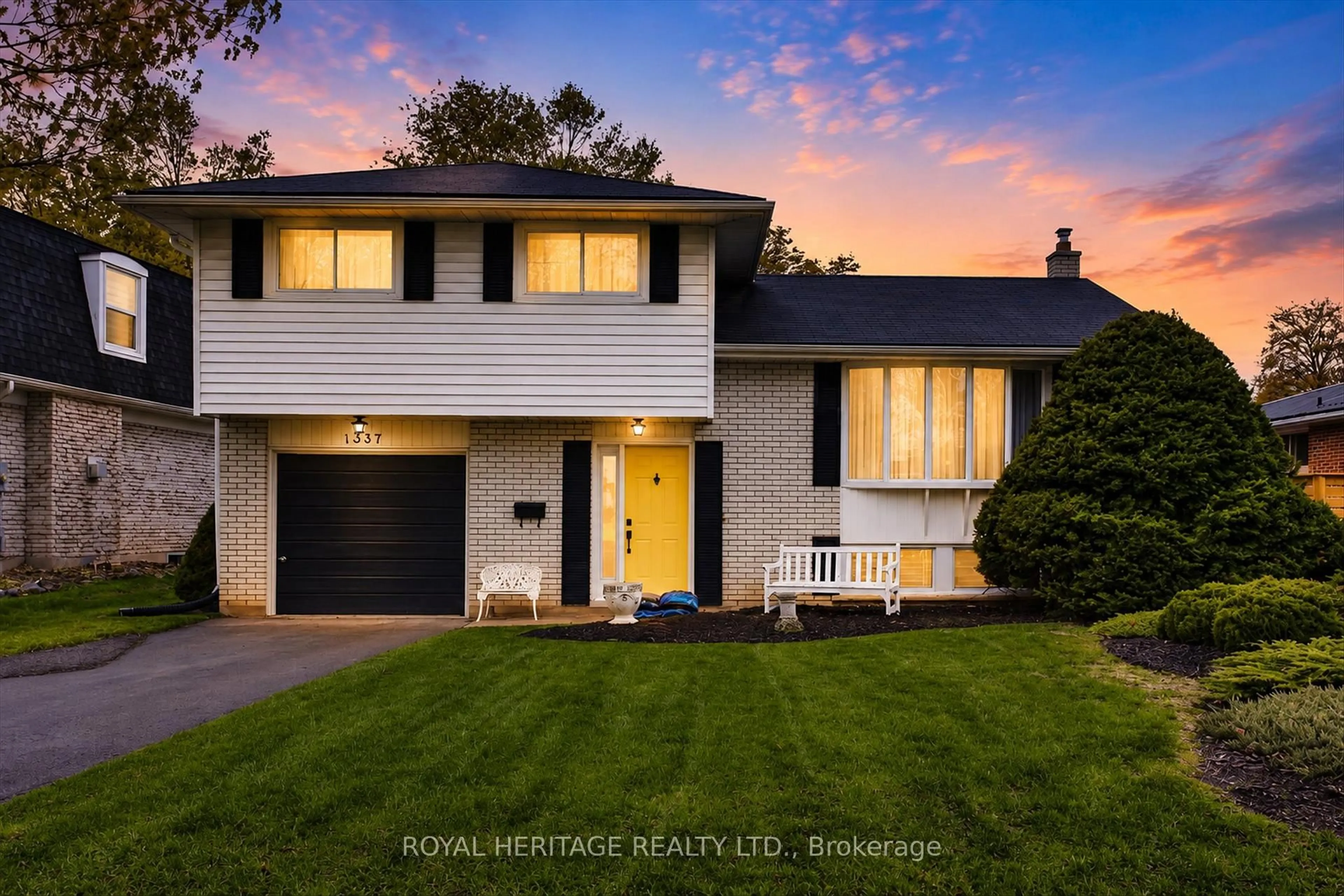 Home with vinyl exterior material, street for 1337 Franklin Dr, Peterborough Ontario K9H 6Z5