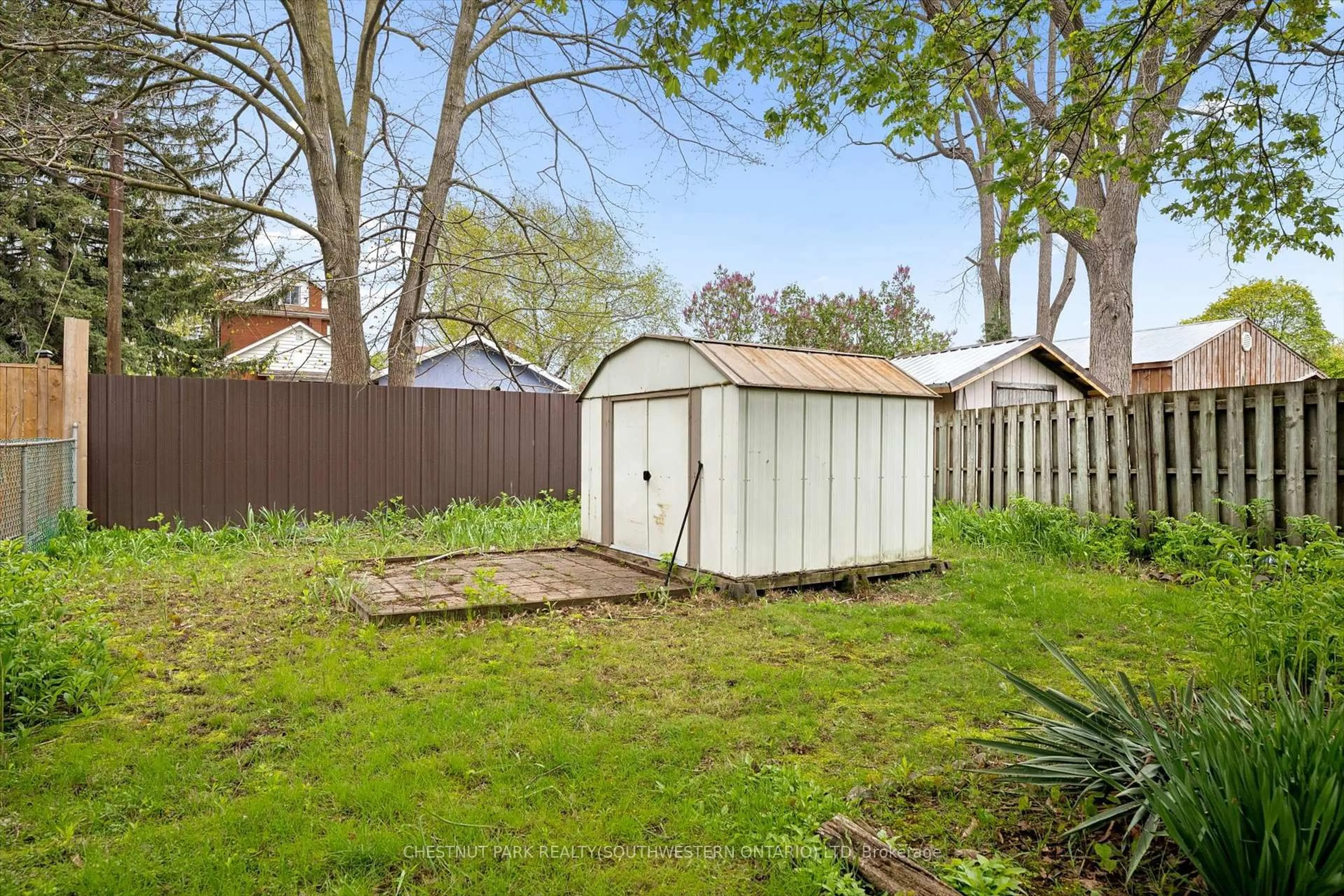 Shed for 30 Hopeton St, Cambridge Ontario N1R 3T3