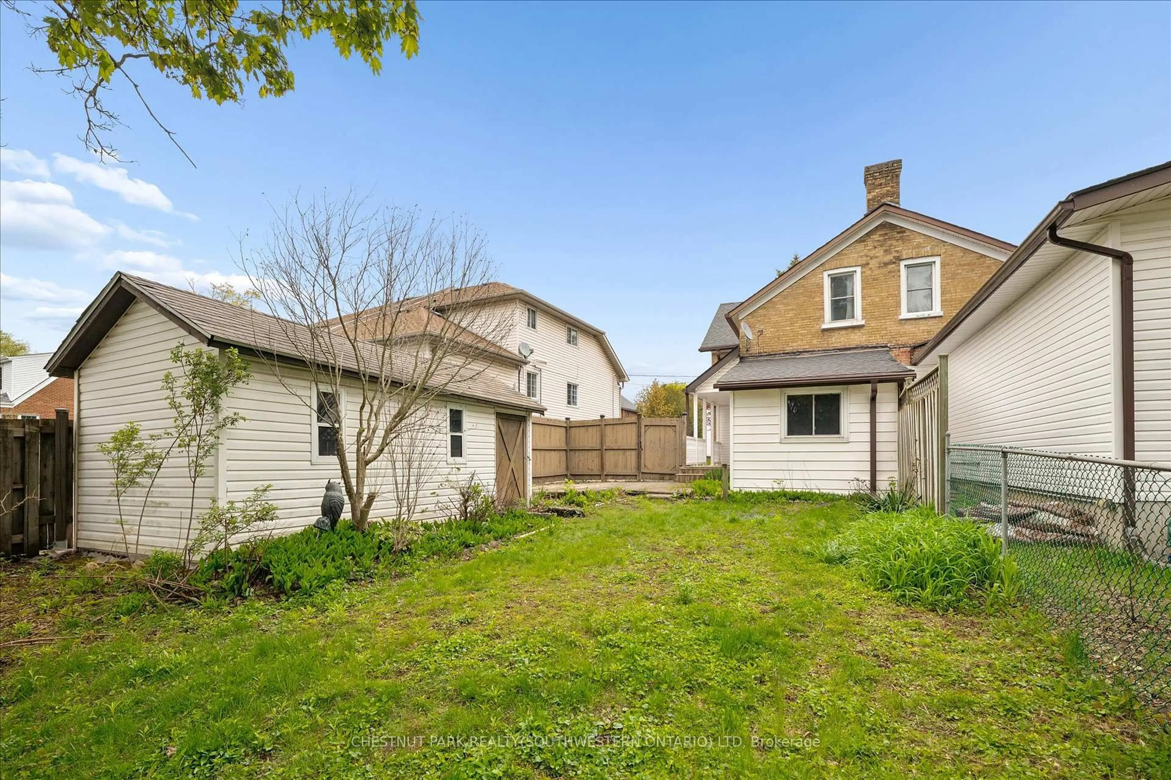 Unknown for 30 Hopeton St, Cambridge Ontario N1R 3T3