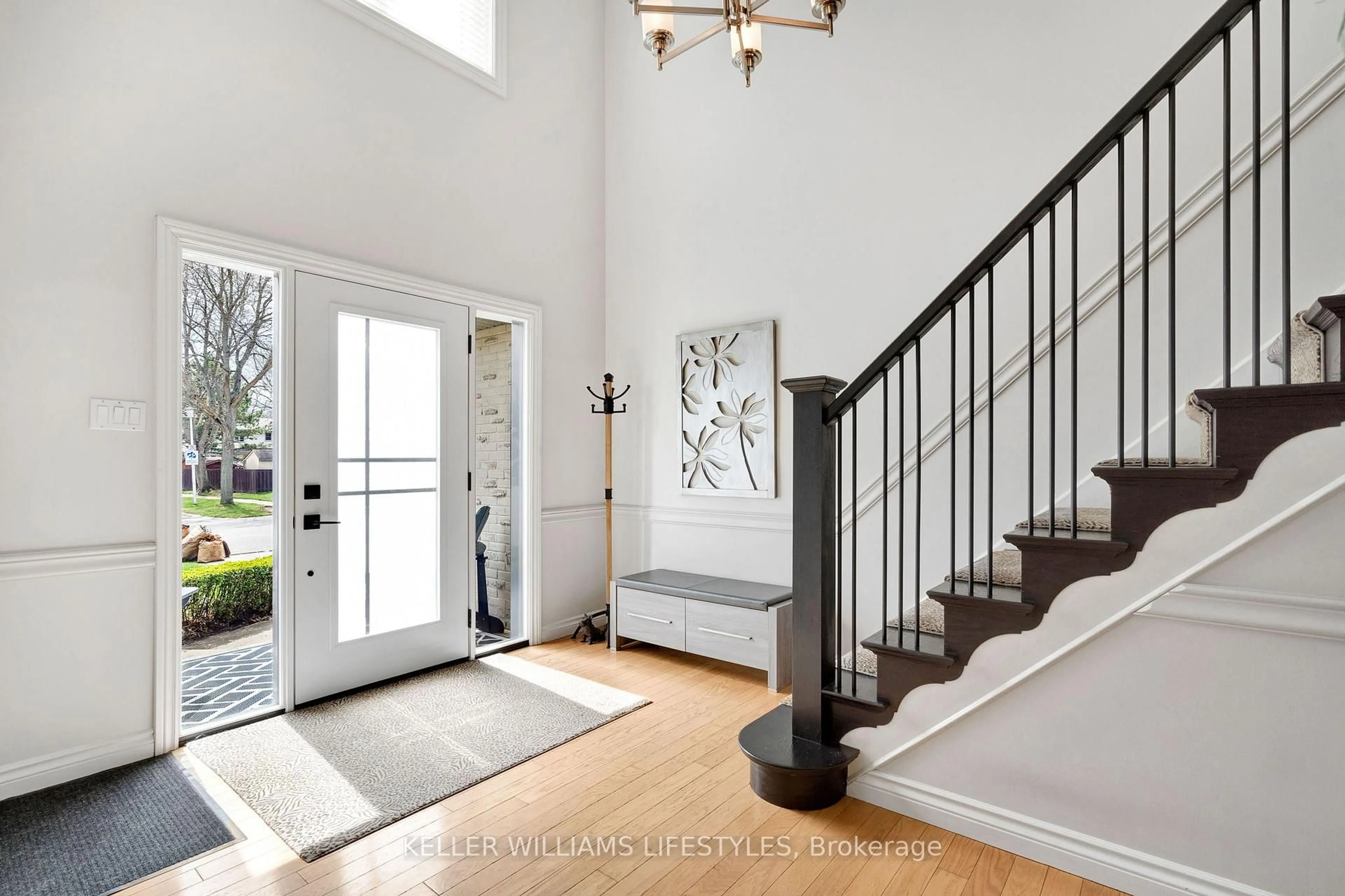 Indoor entryway for 71 Blackthorne Cres, London South Ontario N6J 4B3