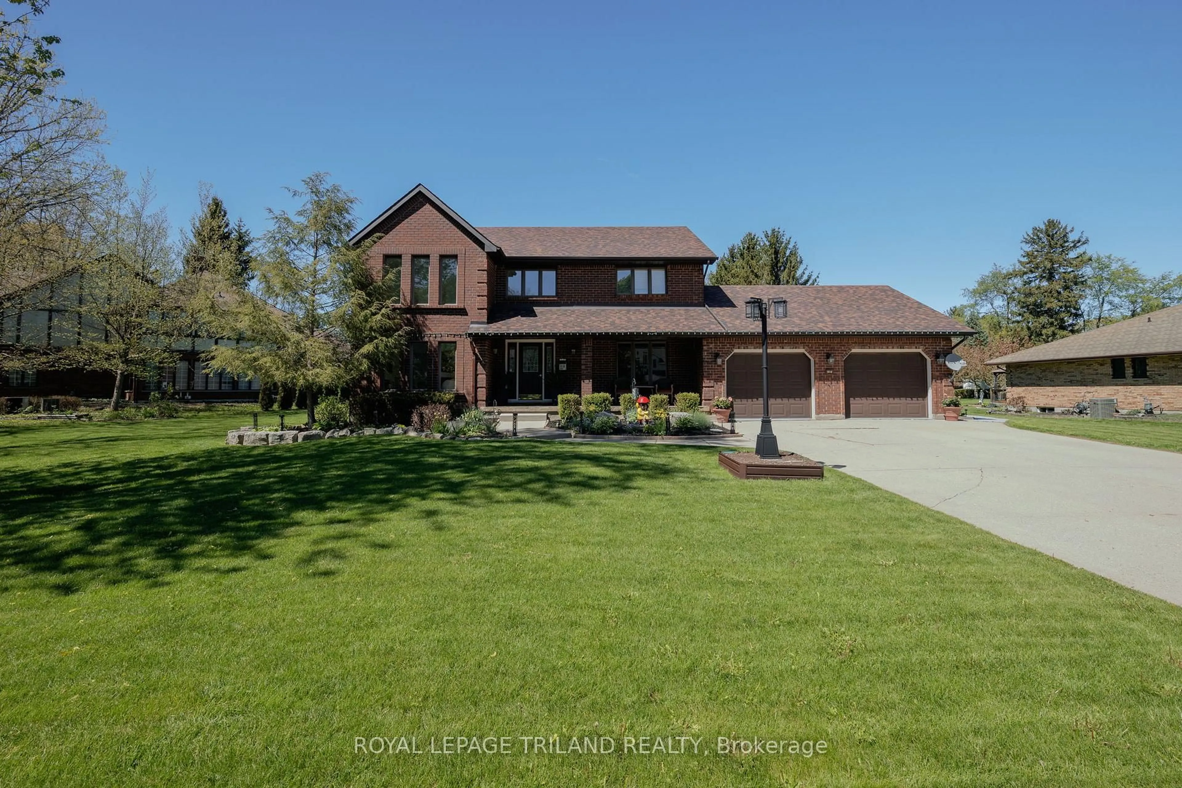 A pic from outside/outdoor area/front of a property/back of a property/a pic from drone, street for 39833 SHADY LANE Cres, Southwold Ontario N0L 2K0