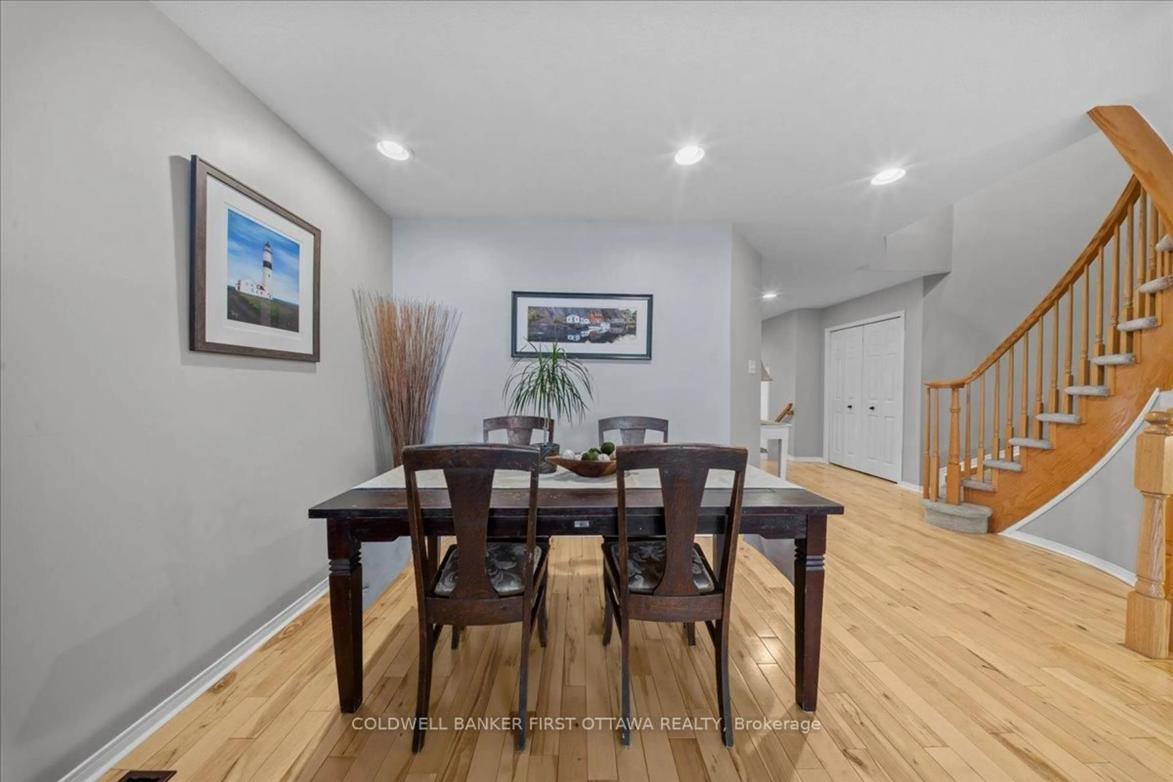 Dining room, wood/laminate floor for 218 Flamborough Way, Ottawa Ontario K2W 1G5