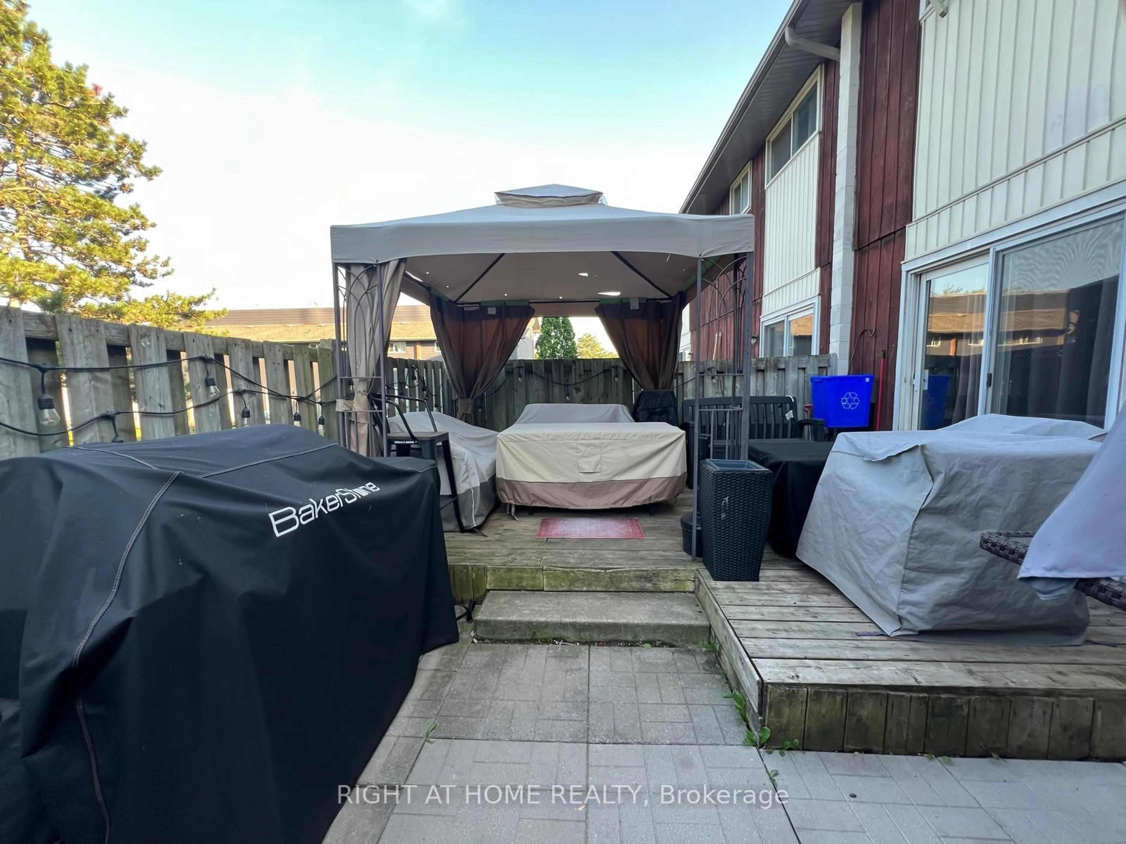 Patio, unknown for 135 Chalmers St #81, Cambridge Ontario N1R 6M2