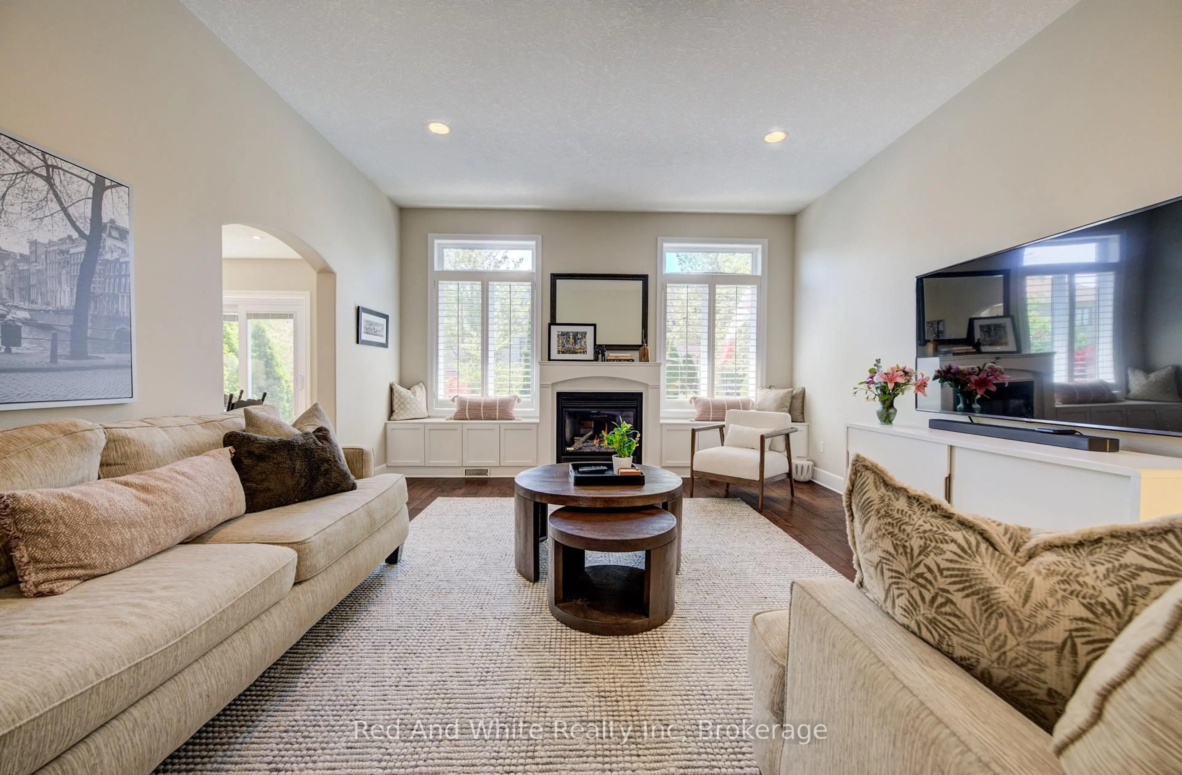 Living room with furniture, unknown for 195 Westcliff Way, Cambridge Ontario N1S 5C2