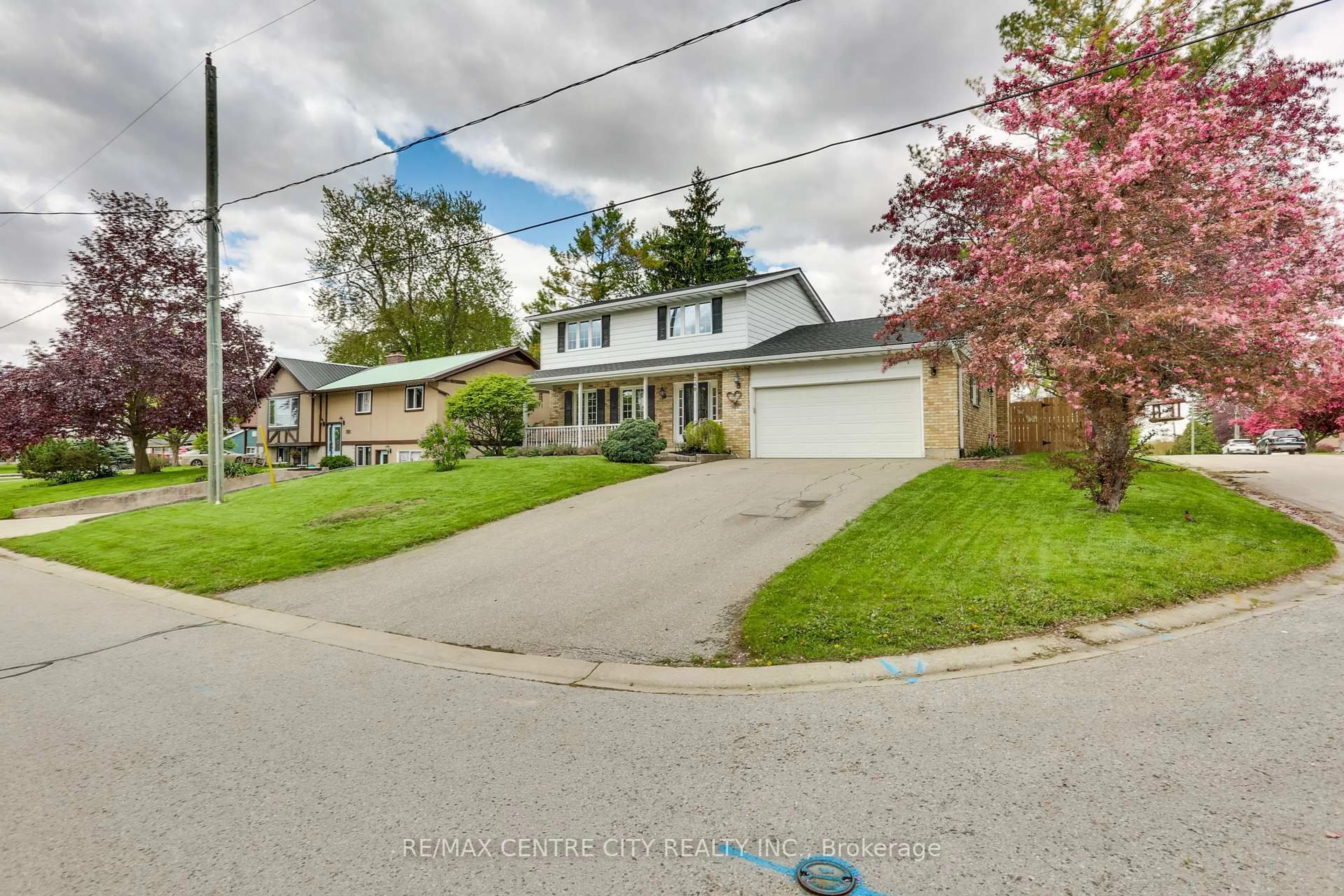 A pic from outside/outdoor area/front of a property/back of a property/a pic from drone, street for 240 Church St, Central Elgin Ontario N0L 1B0