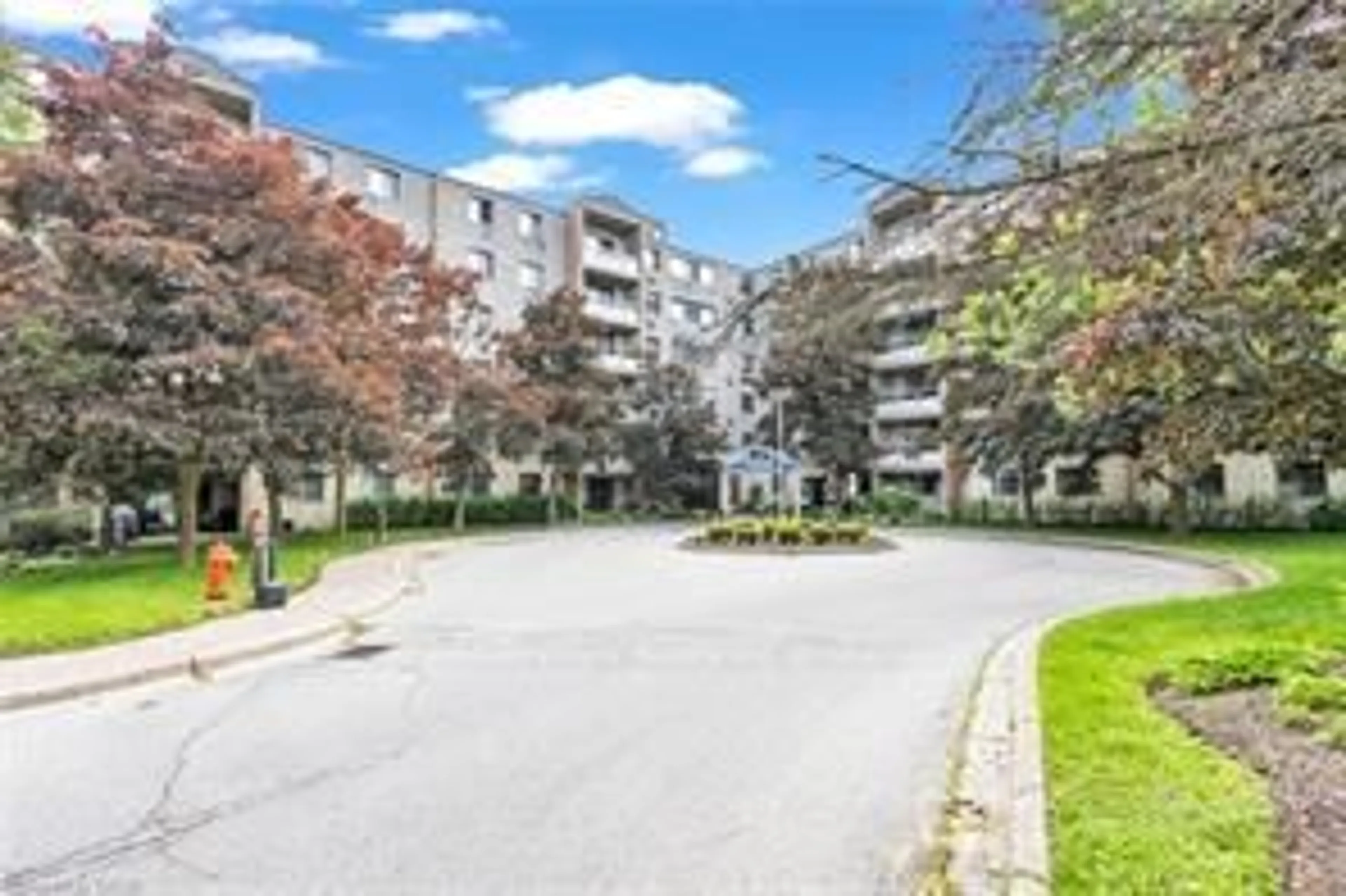 Patio, street for 93 Westwood Rd #206, Guelph Ontario N1H 7J7