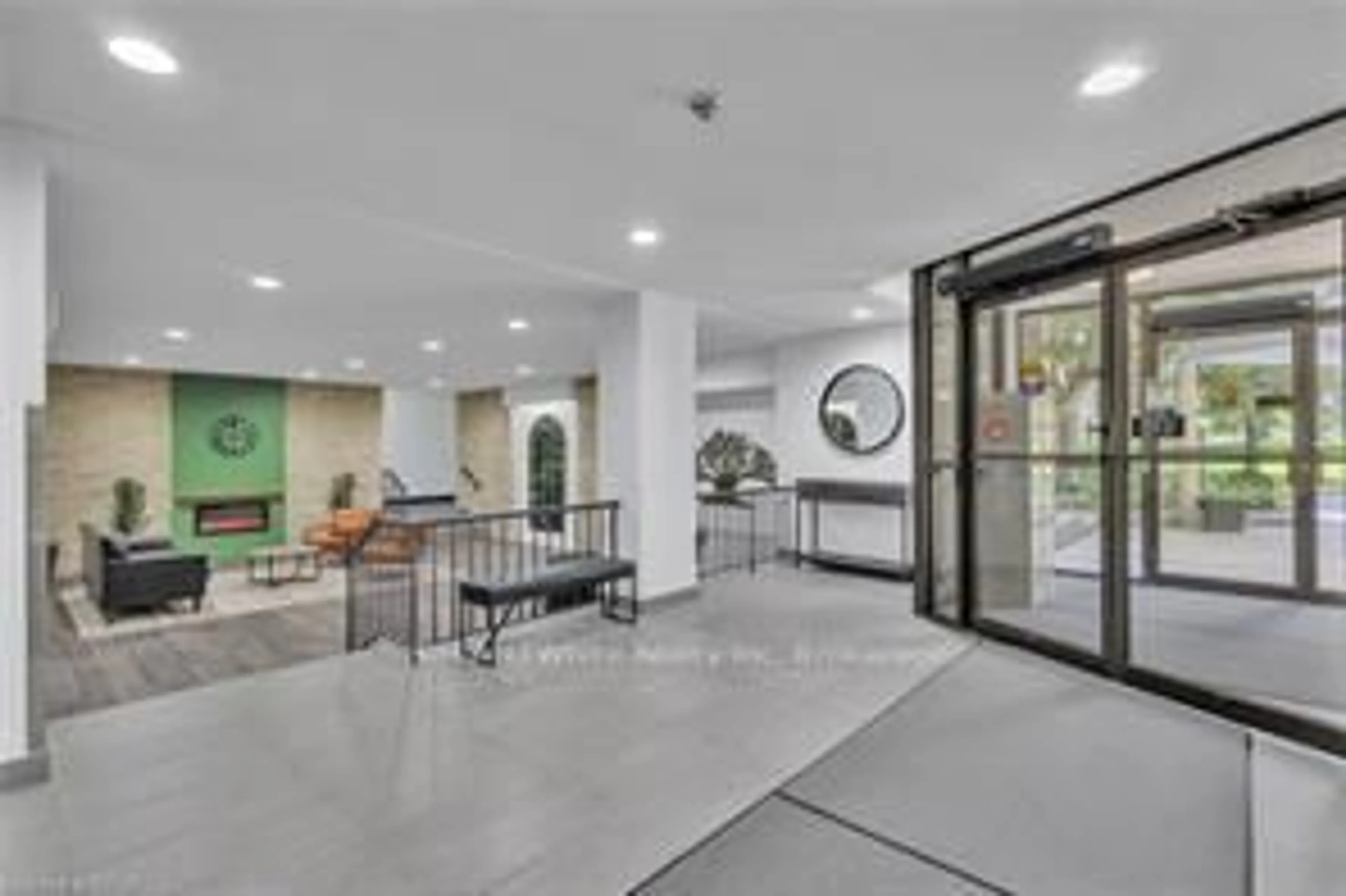 Indoor foyer for 93 Westwood Rd #206, Guelph Ontario N1H 7J7