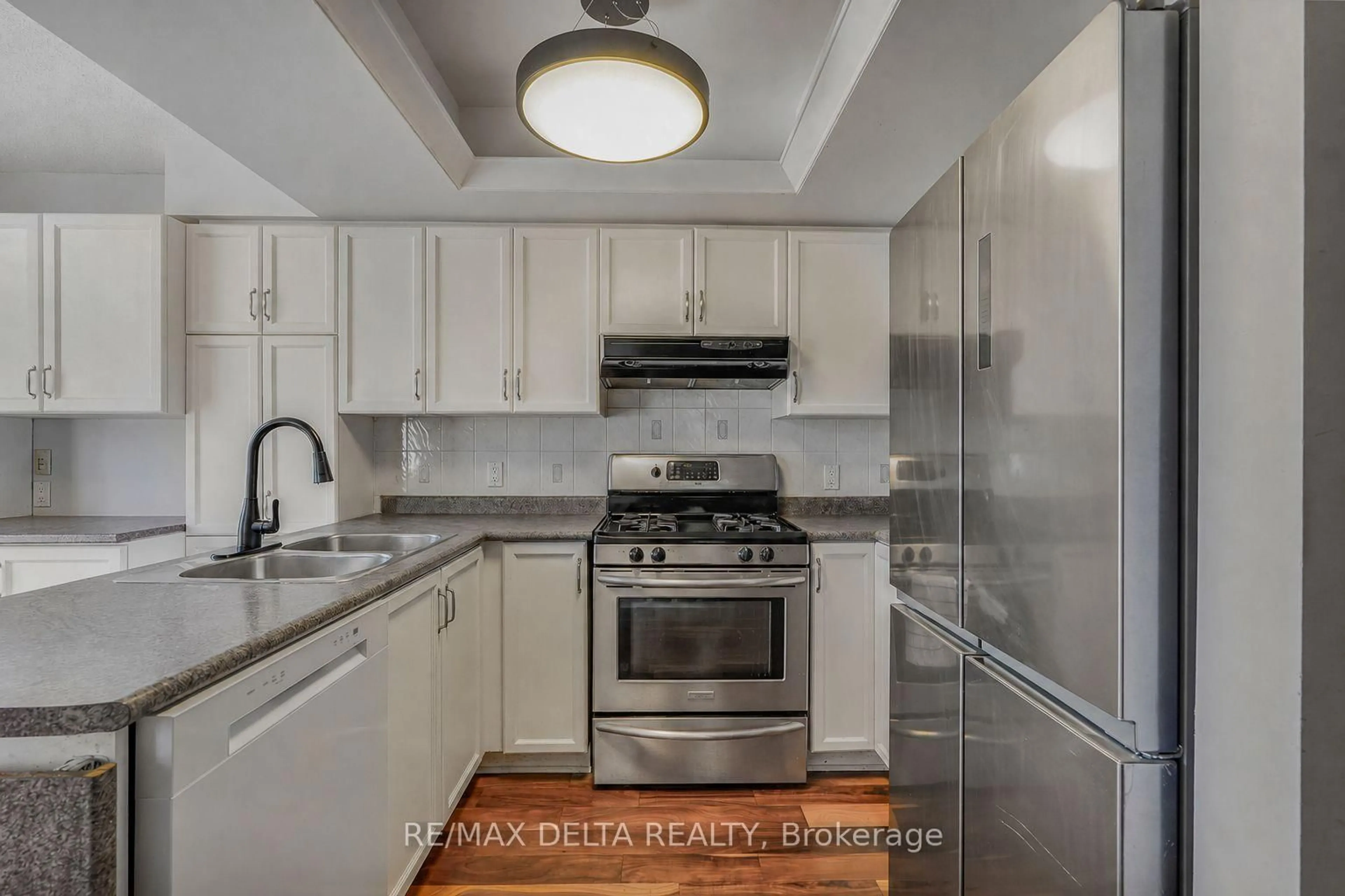 Standard kitchen, unknown for 2218 Cecile Cres, Clarence-Rockland Ontario K4K 1S4