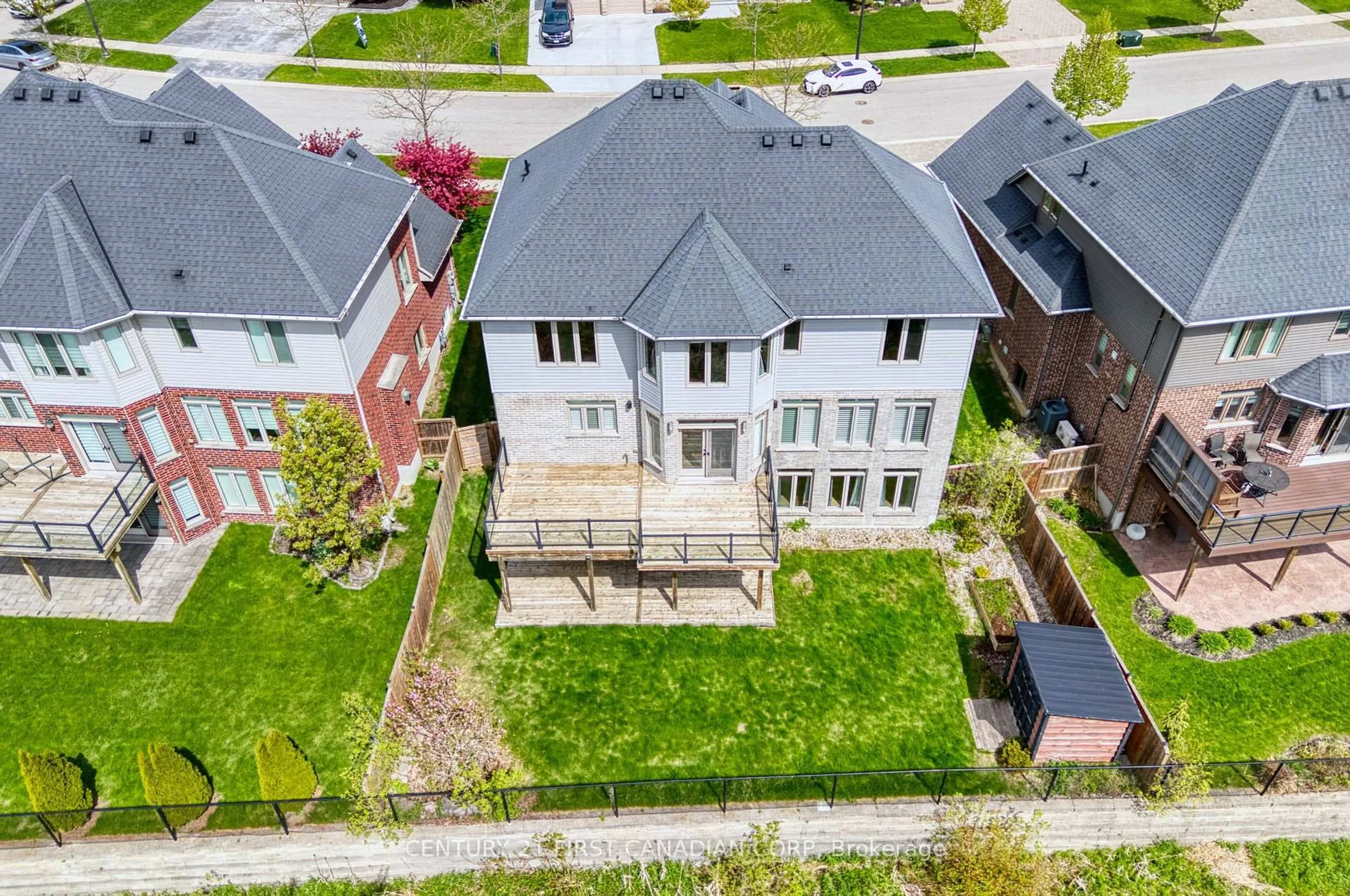 A pic from outside/outdoor area/front of a property/back of a property/a pic from drone, street for 569 ECLIPSE Walk, London North Ontario N5X 0J9