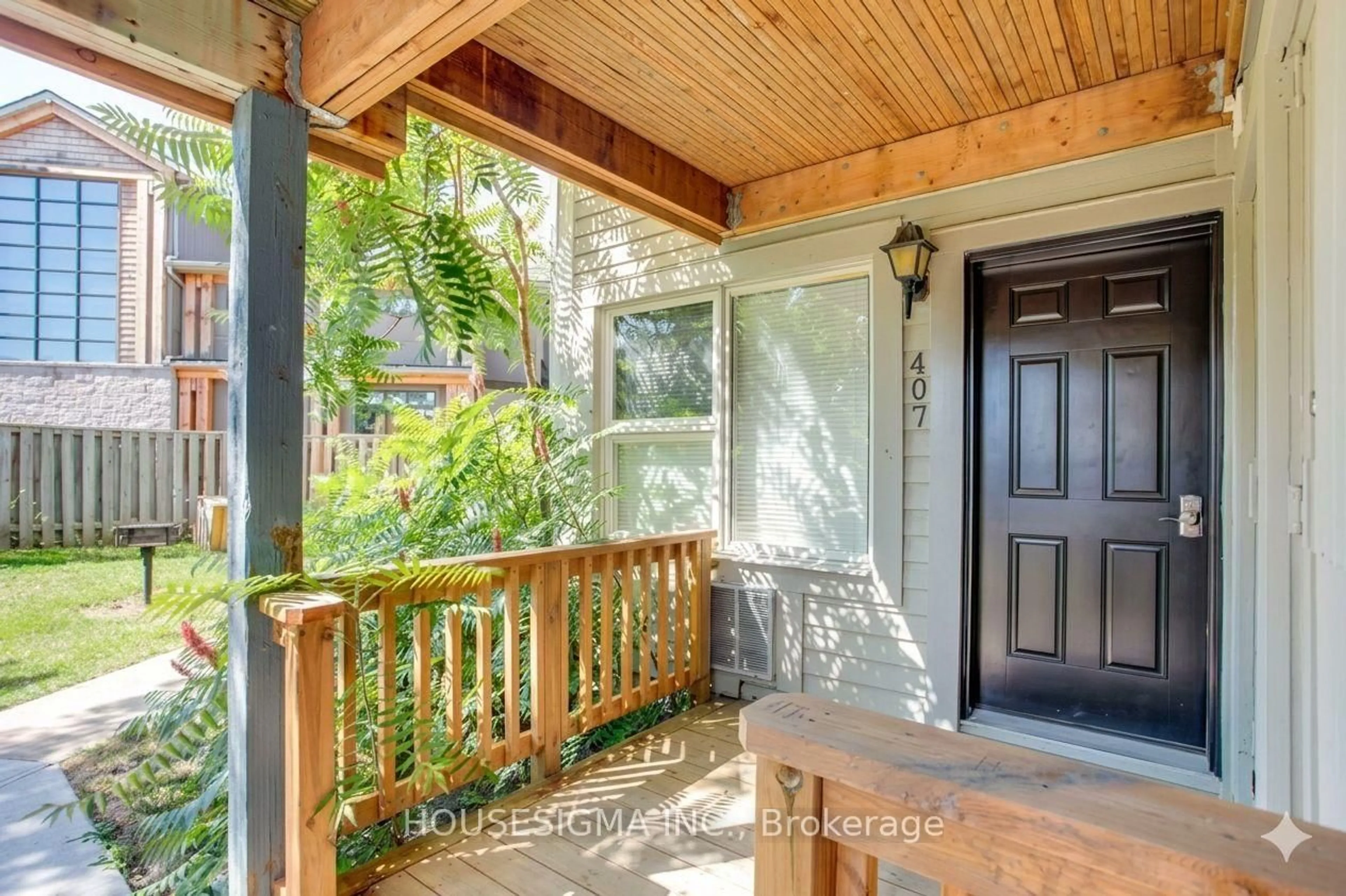 Indoor entryway for 796468 Grey 19 Rd #407, Blue Mountains Ontario L9Y 0N6