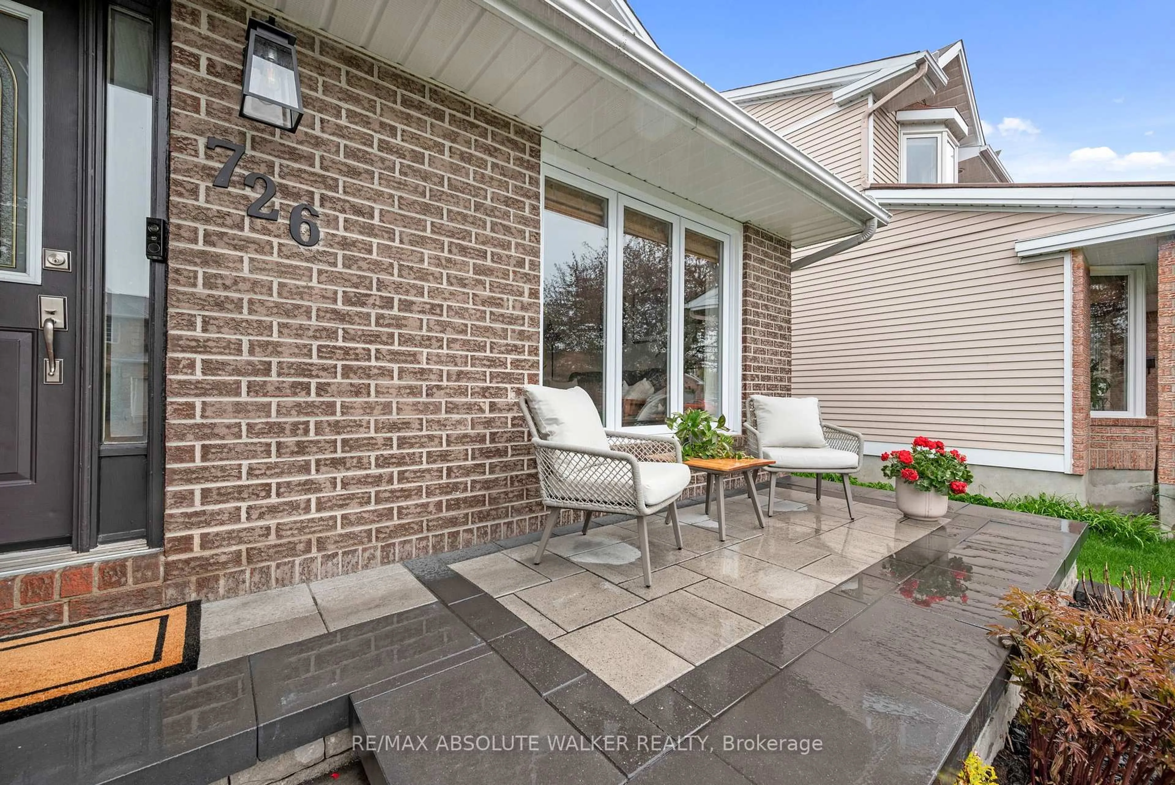 Patio, street for 726 Thicket Way, Orleans Ontario K4A 3B6