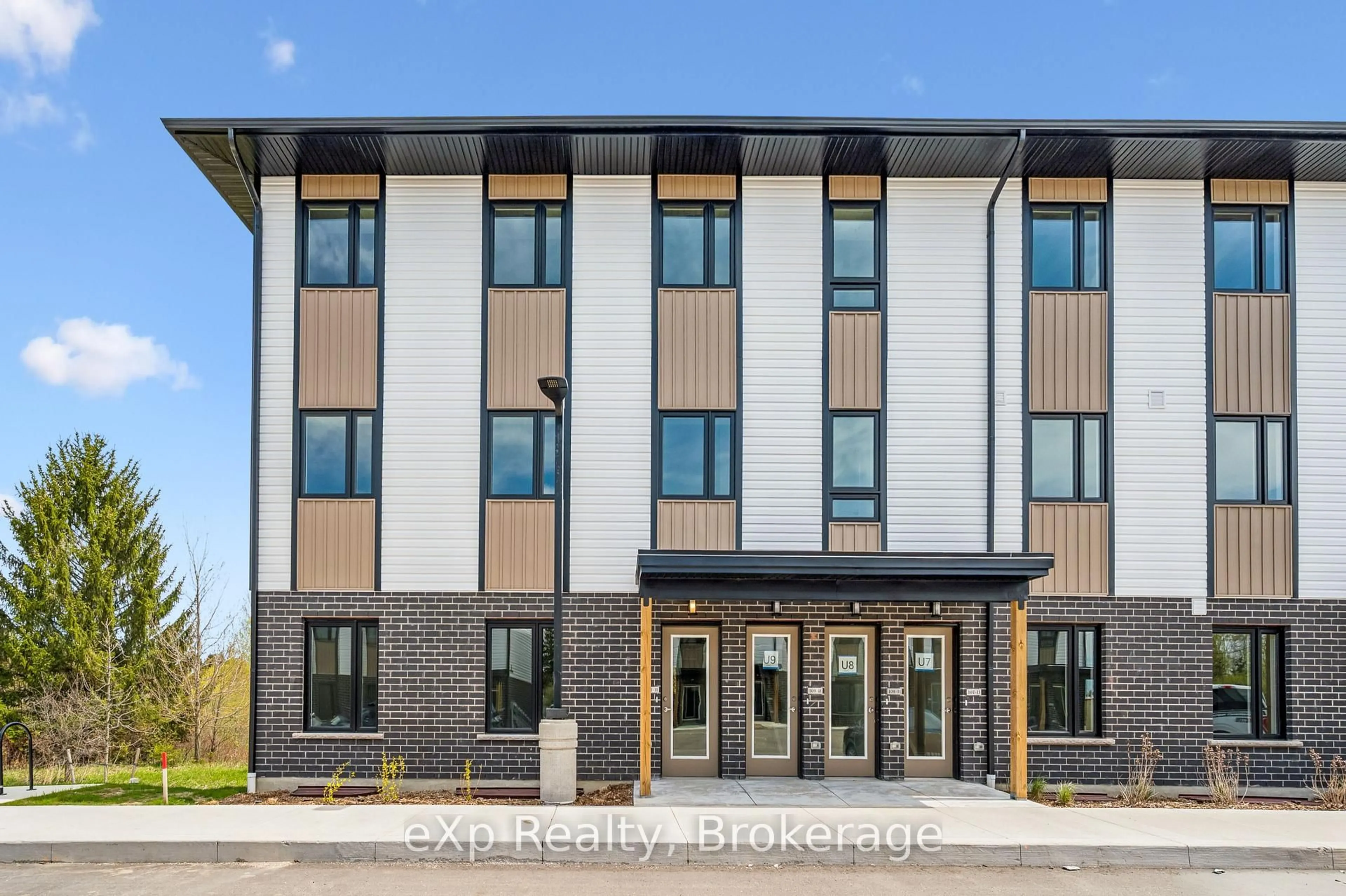 Home with brick exterior material, building for 465 Garafraxa St #10, Centre Wellington Ontario N1M 1C6