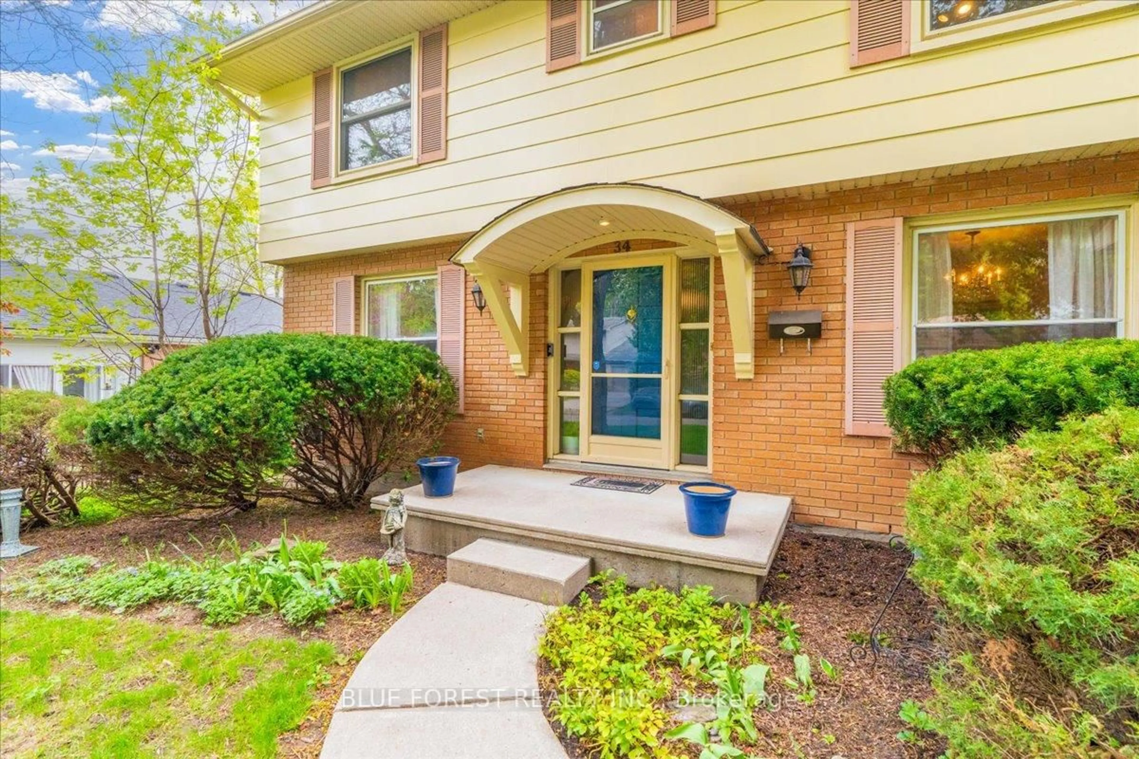 Unknown for 34 Compton Cres, London South Ontario N6C 4G1