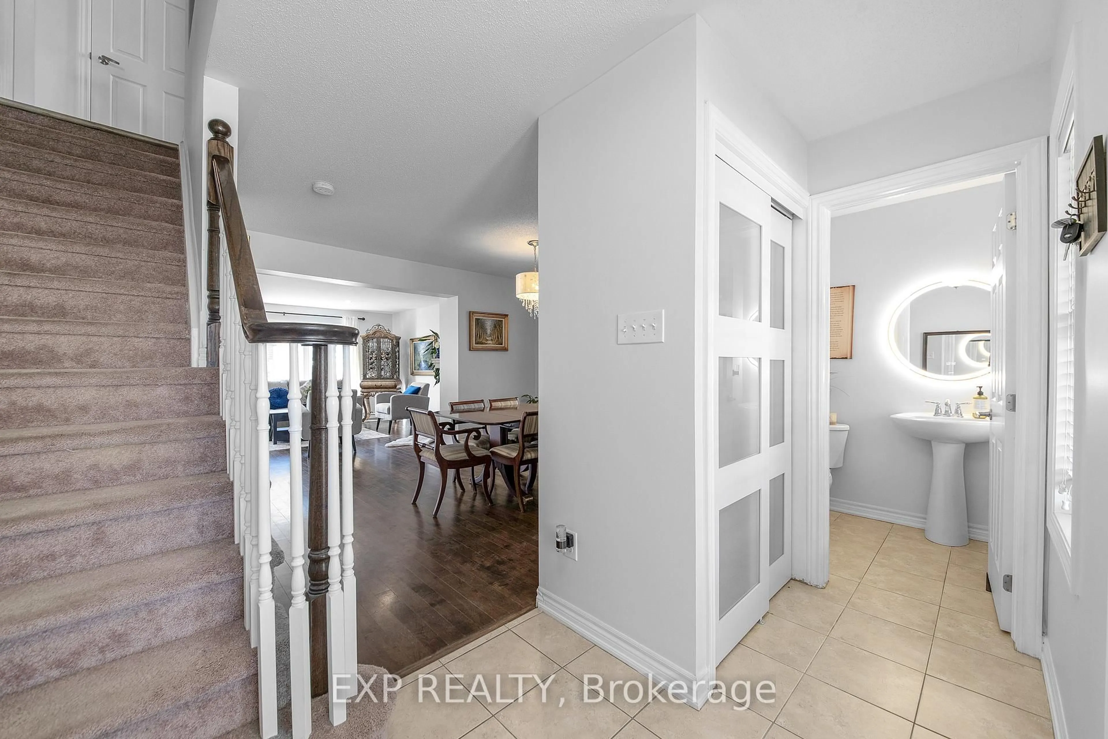 Indoor entryway for 519 Millars Sound Way, Ottawa Ontario K2J 3V4