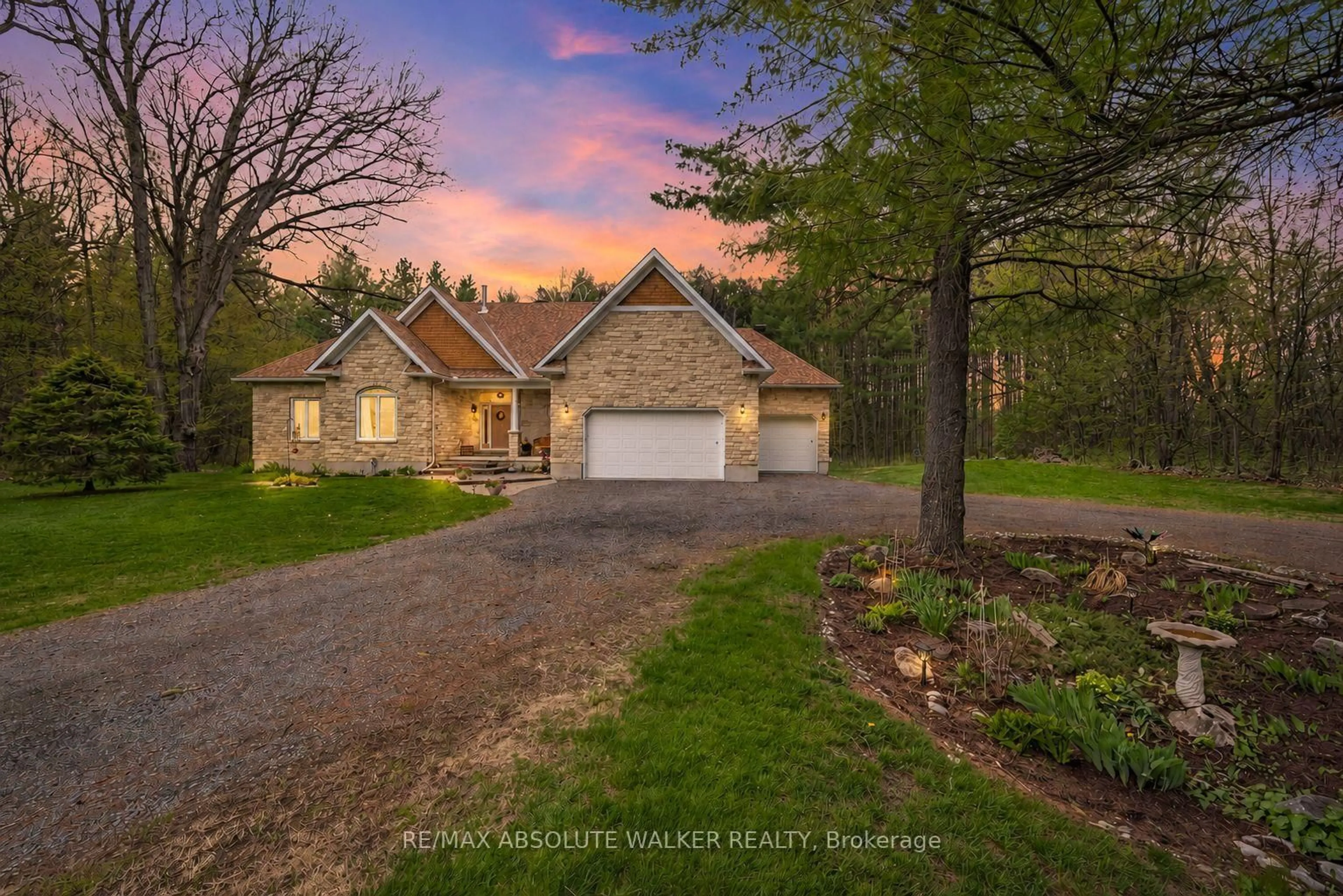 A pic from outside/outdoor area/front of a property/back of a property/a pic from drone, unknown for 114 Hardwood Dr, Kinburn Ontario K0A 2H0