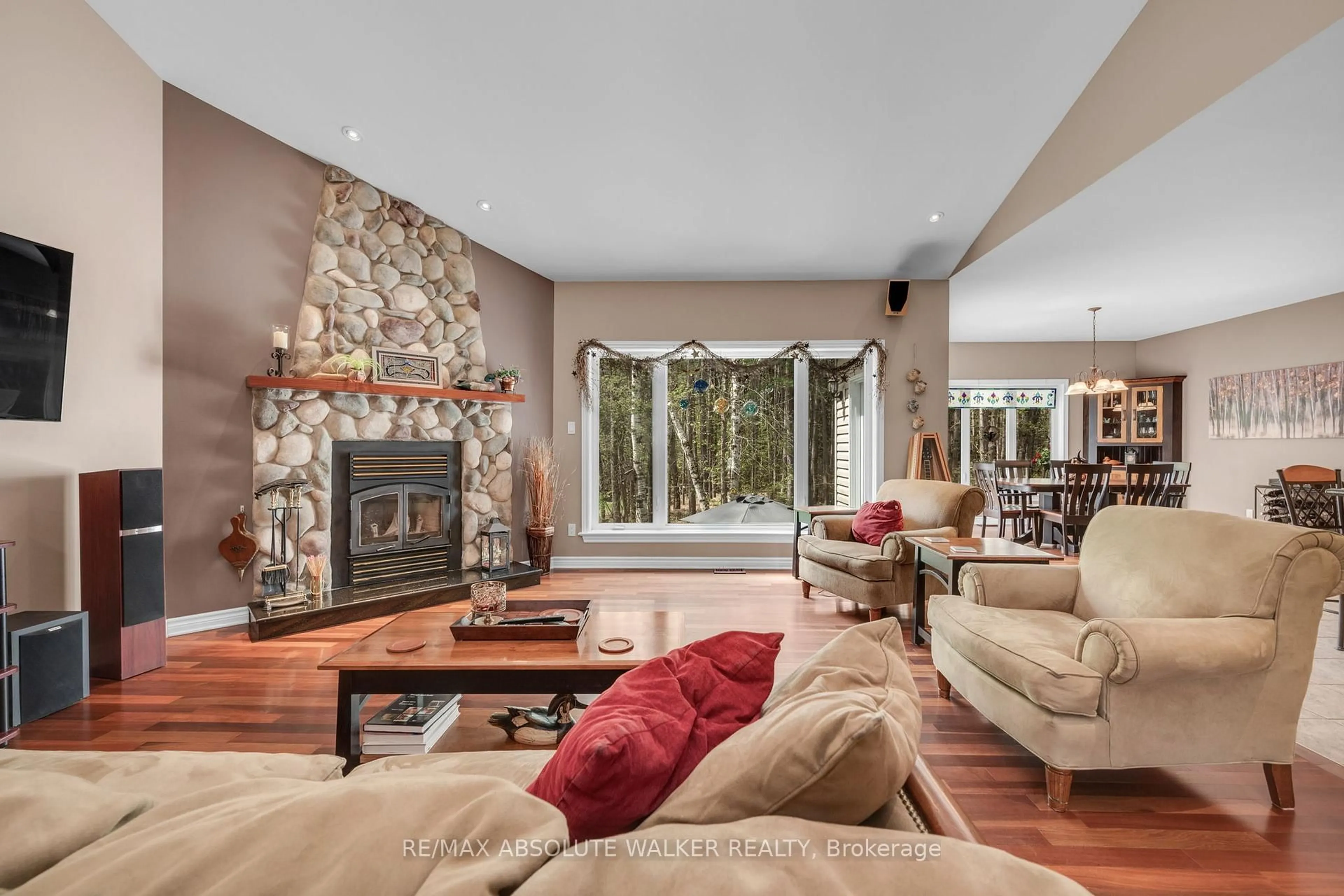 Living room with furniture, unknown for 114 Hardwood Dr, Kinburn Ontario K0A 2H0