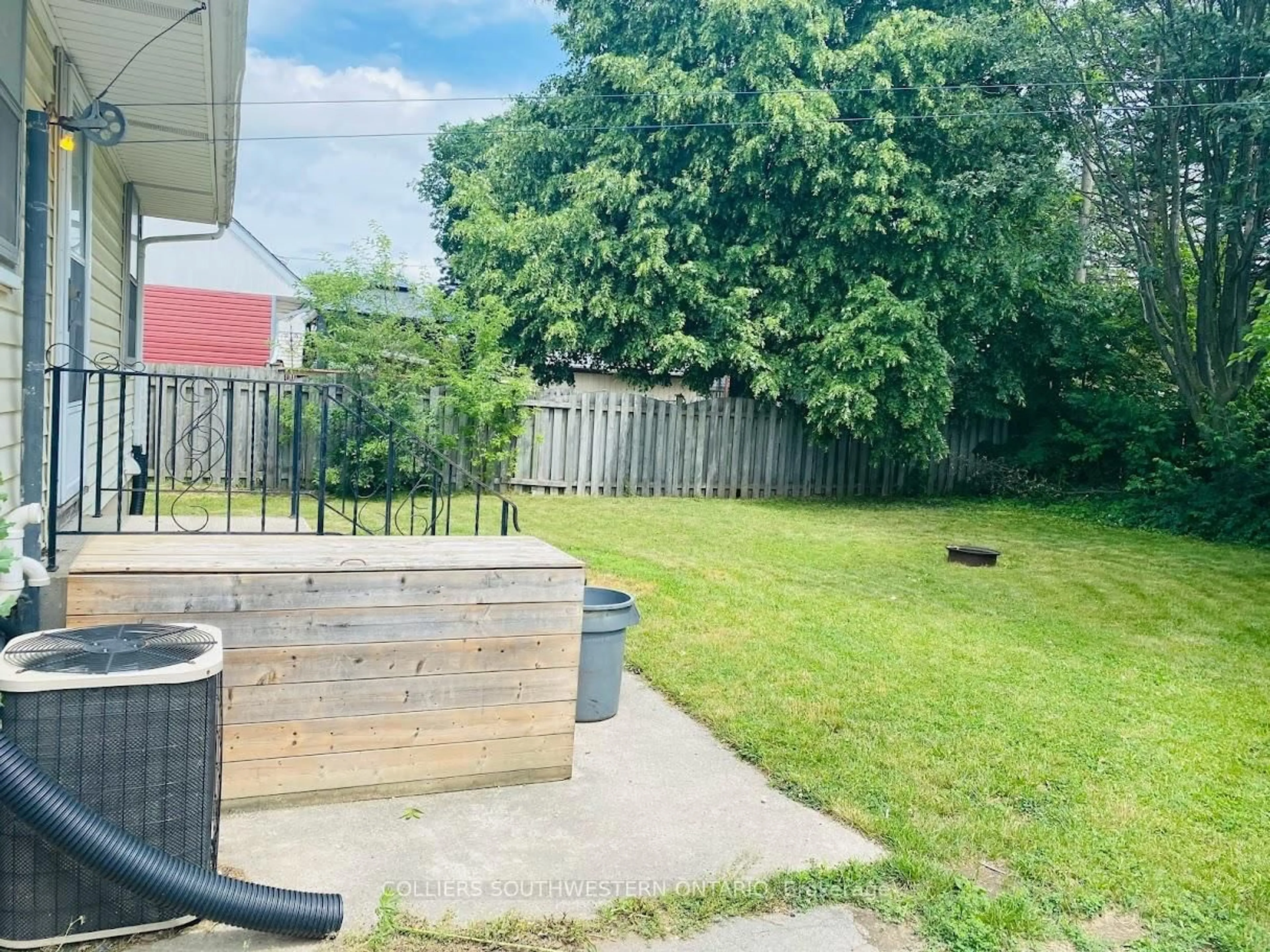 Patio, street for 1237 Landor St, London East Ontario N5Y 3W2