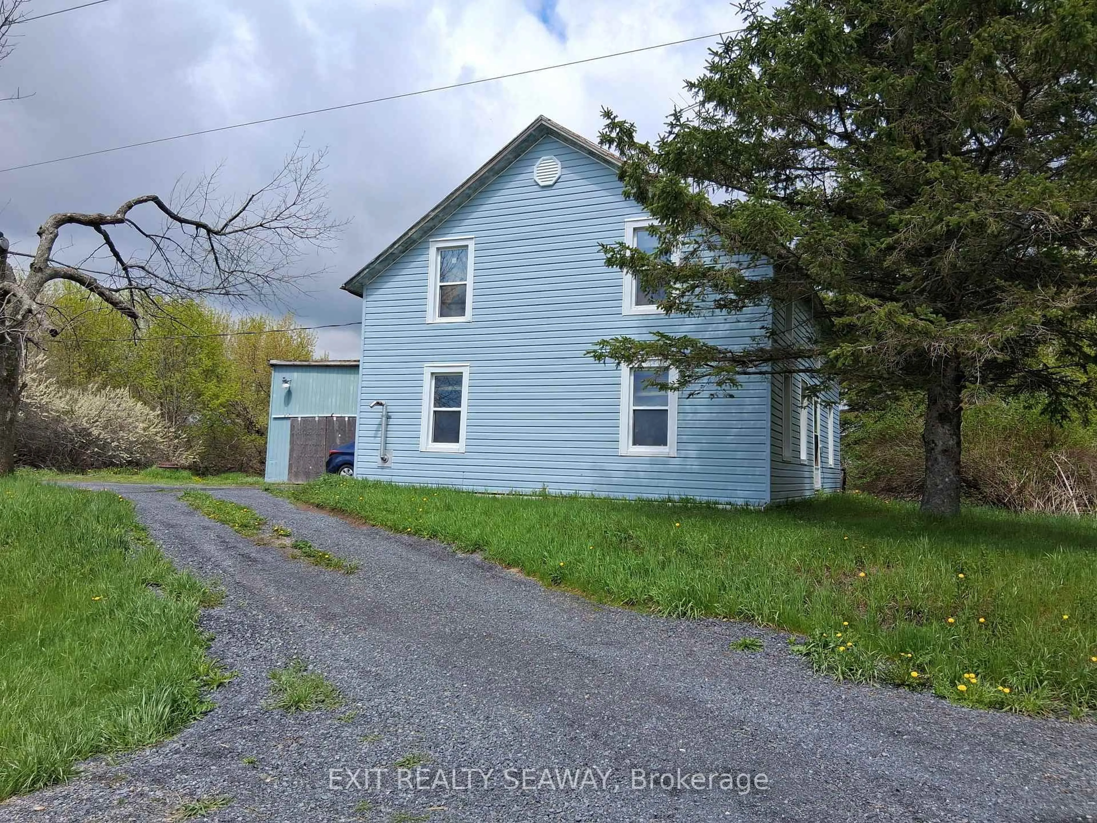 A pic from outside/outdoor area/front of a property/back of a property/a pic from drone, street for 4725 12th Rd, South Stormont Ontario K0C 1R0