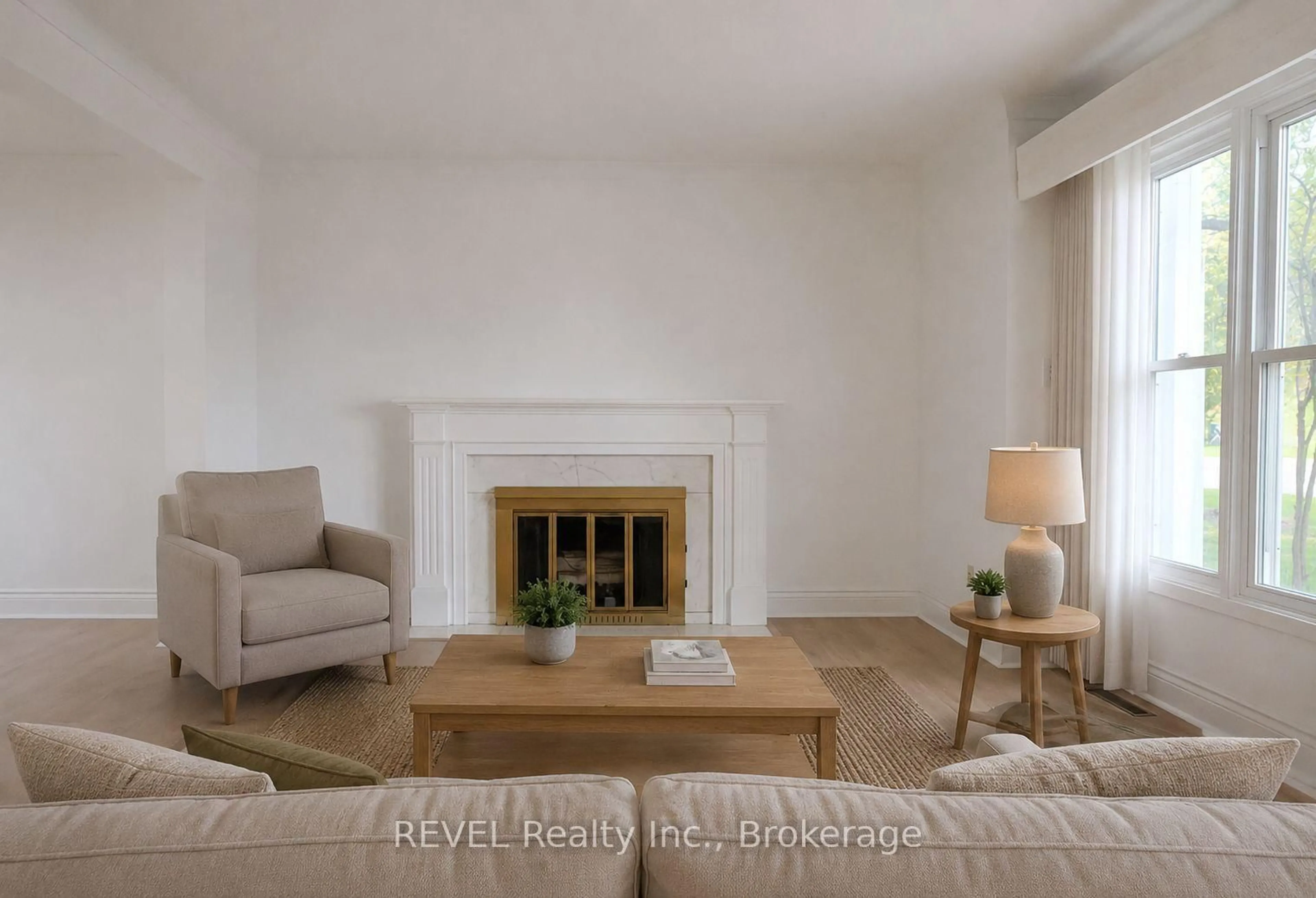 Living room with furniture, unknown for 19 Woodington Cres, St. Catharines Ontario L2T 3T8